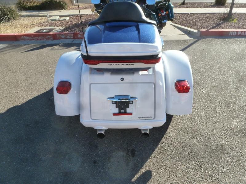 2015 Harley-Davidson FLHTCUTG - Image 7