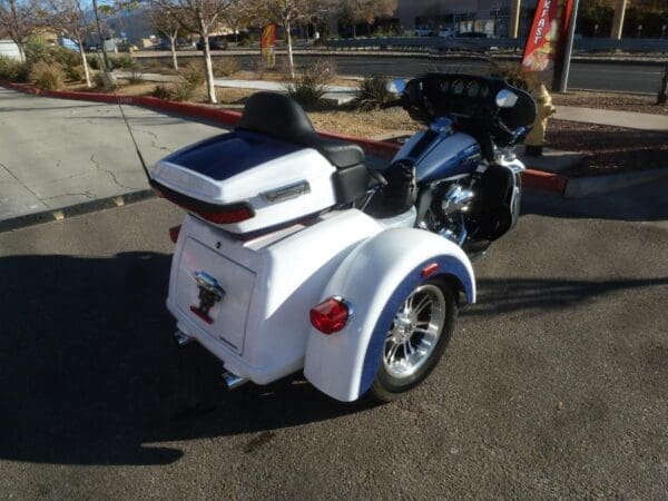 2015 Harley-Davidson FLHTCUTG