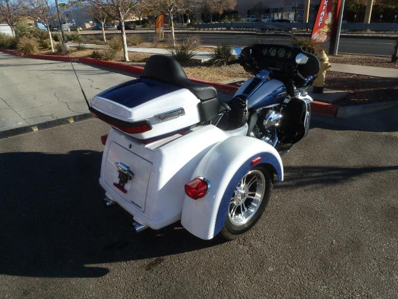 2015 Harley-Davidson FLHTCUTG - Image 8