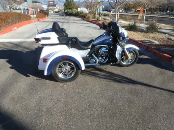 2015 Harley-Davidson FLHTCUTG