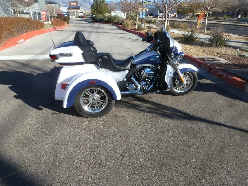 2015 Harley-Davidson FLHTCUTG - Image 9