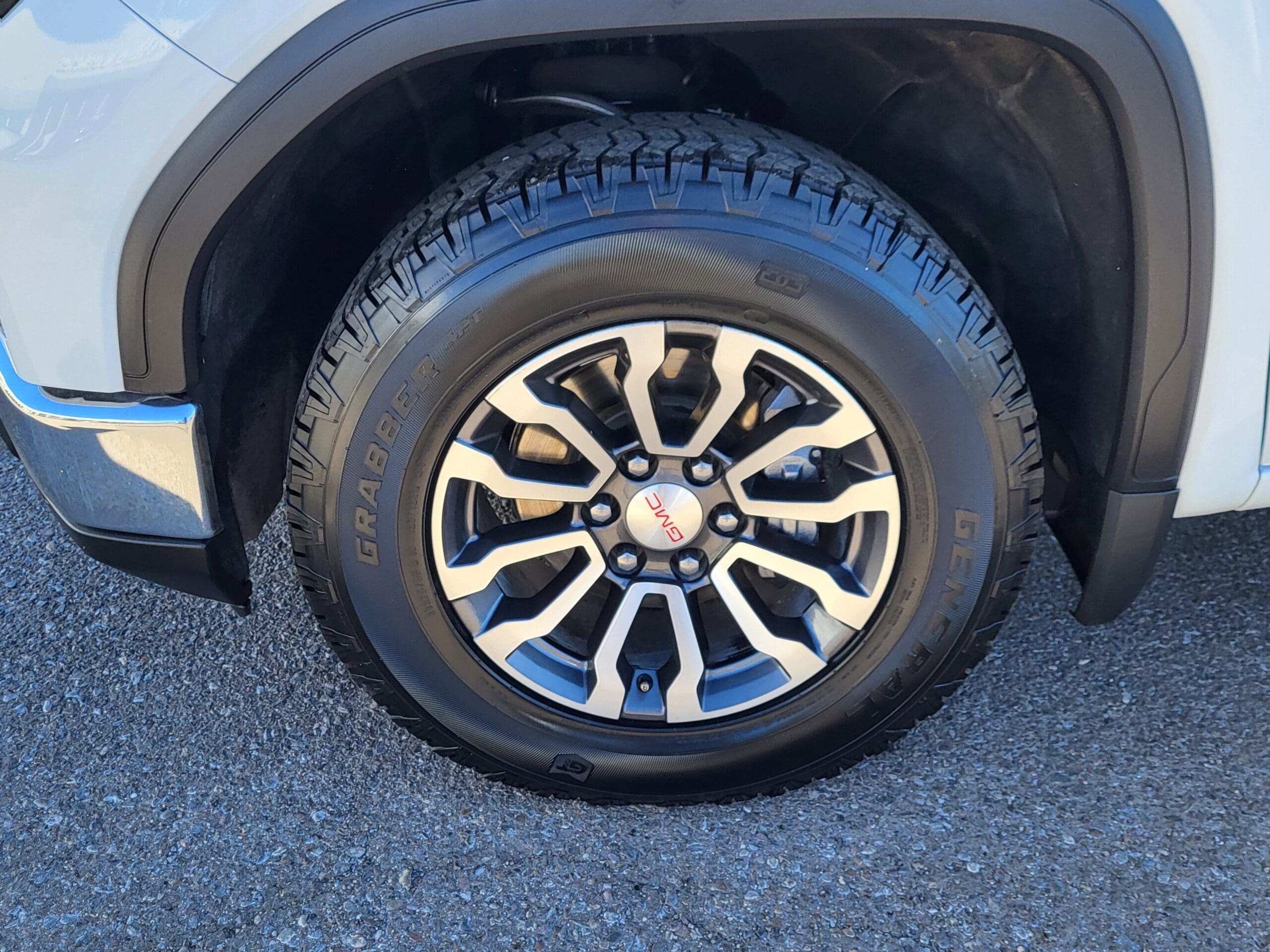 2023 GMC Sierra 1500 - Image 17