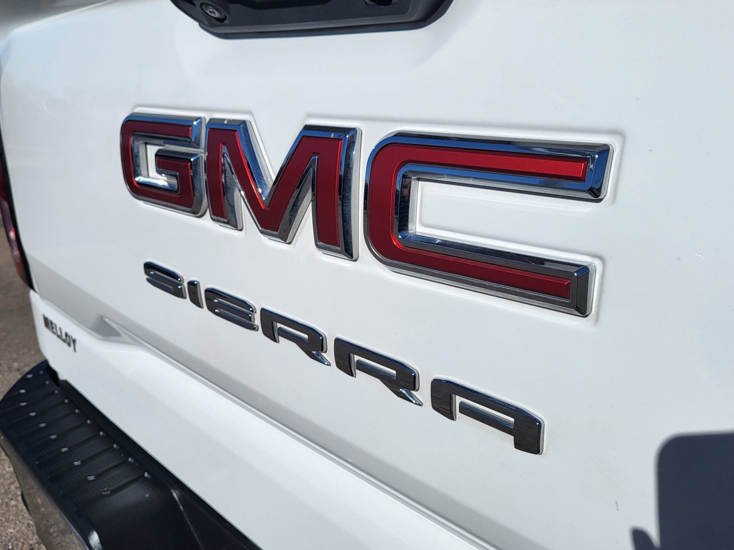 2023 GMC Sierra 1500 - Image 12
