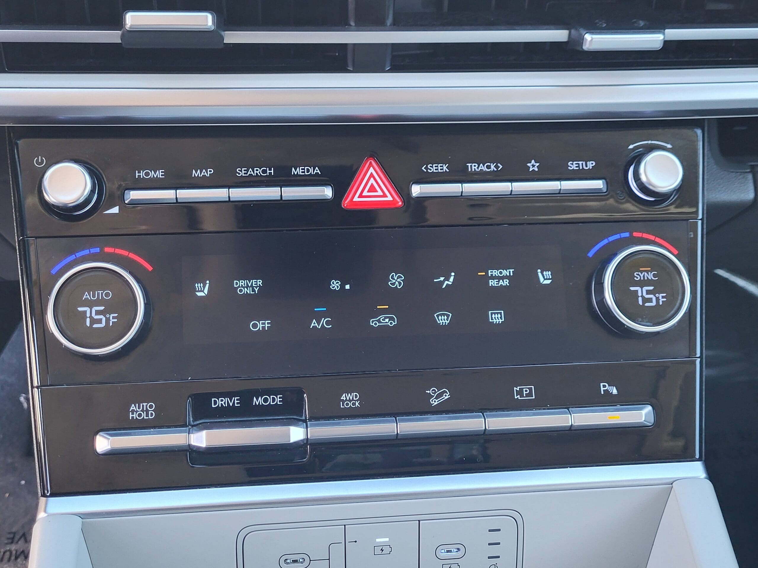 2025 Hyundai Santa Fe Hybrid - Image 26