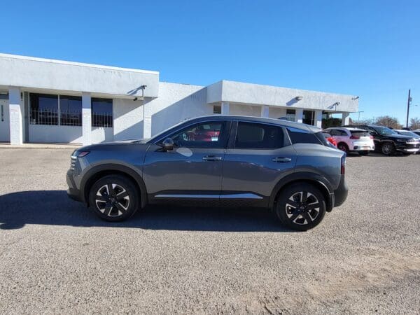 2025 Nissan Kicks