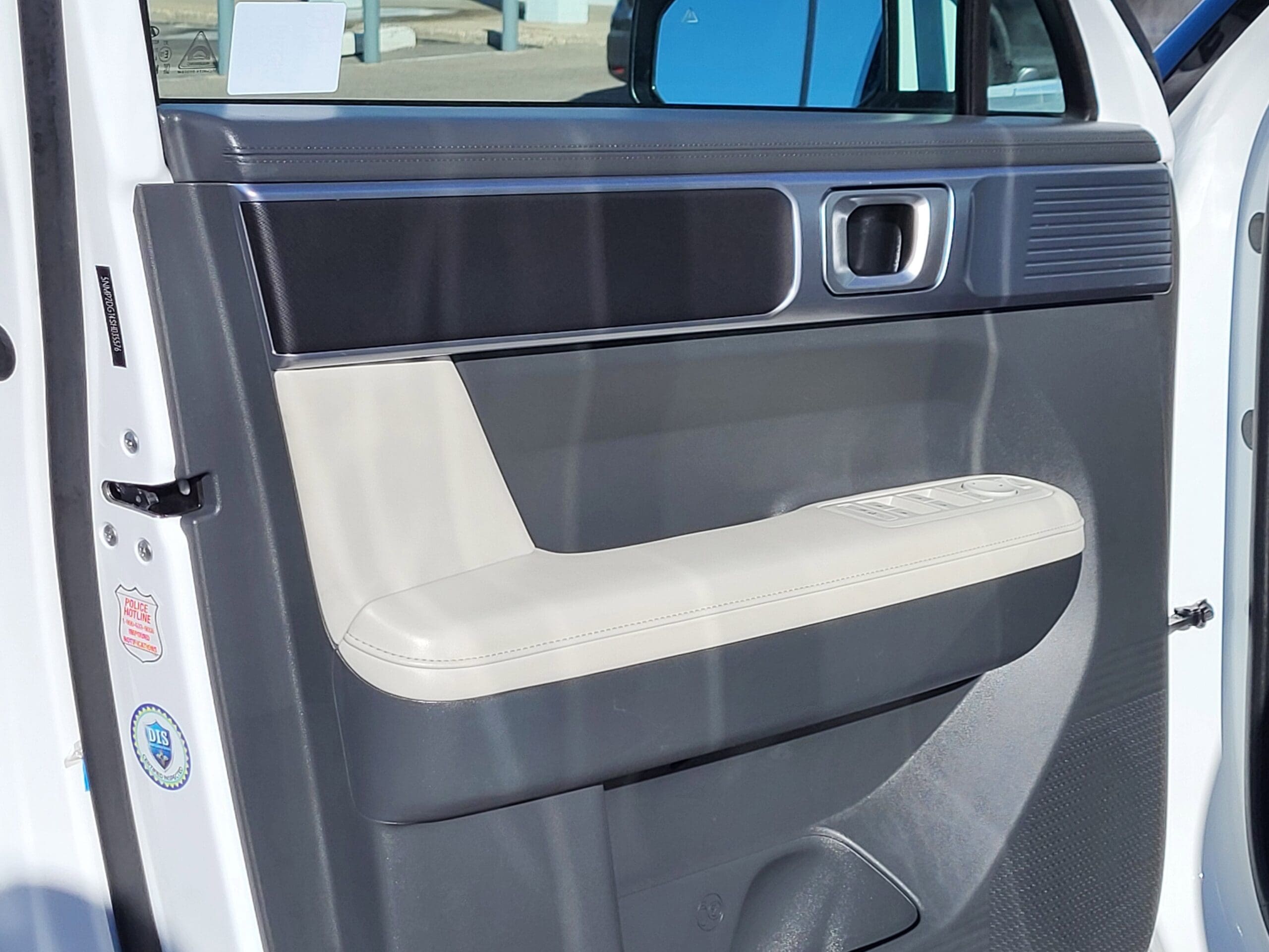 2025 Hyundai Santa Fe Hybrid - Image 6