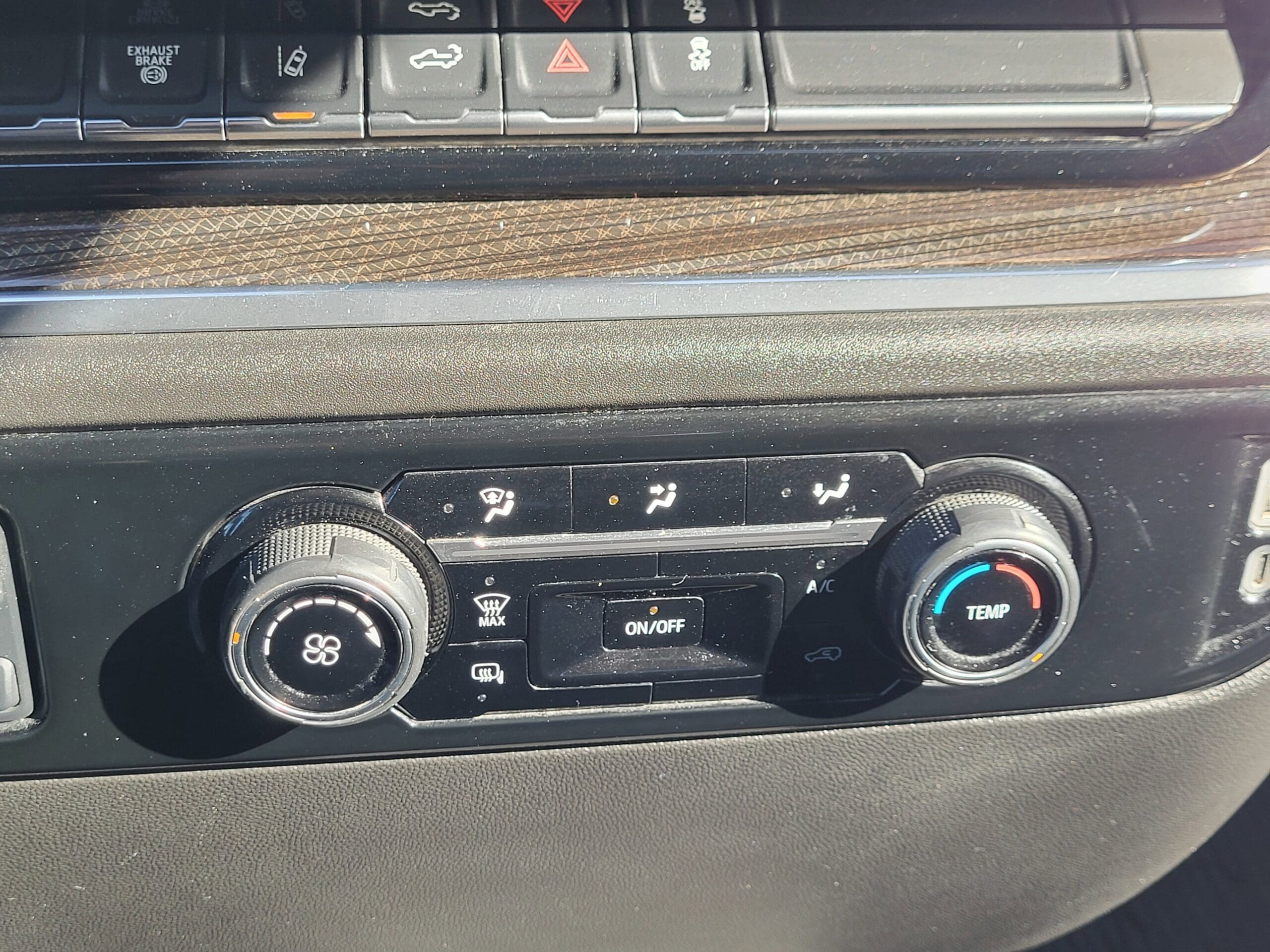 2024 Chevrolet Silverado 3500HD - Image 25