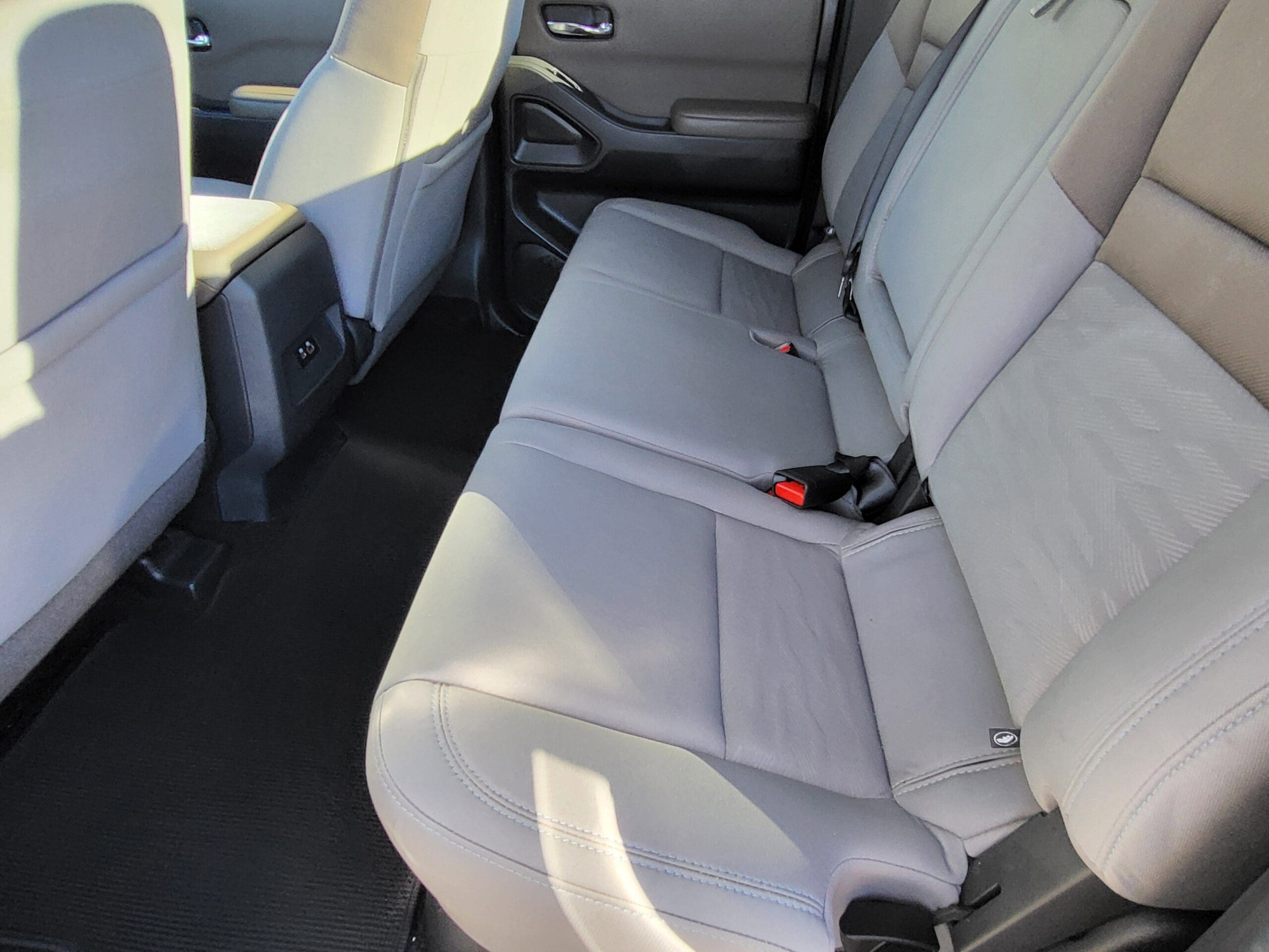 2022 Nissan Frontier - Image 9