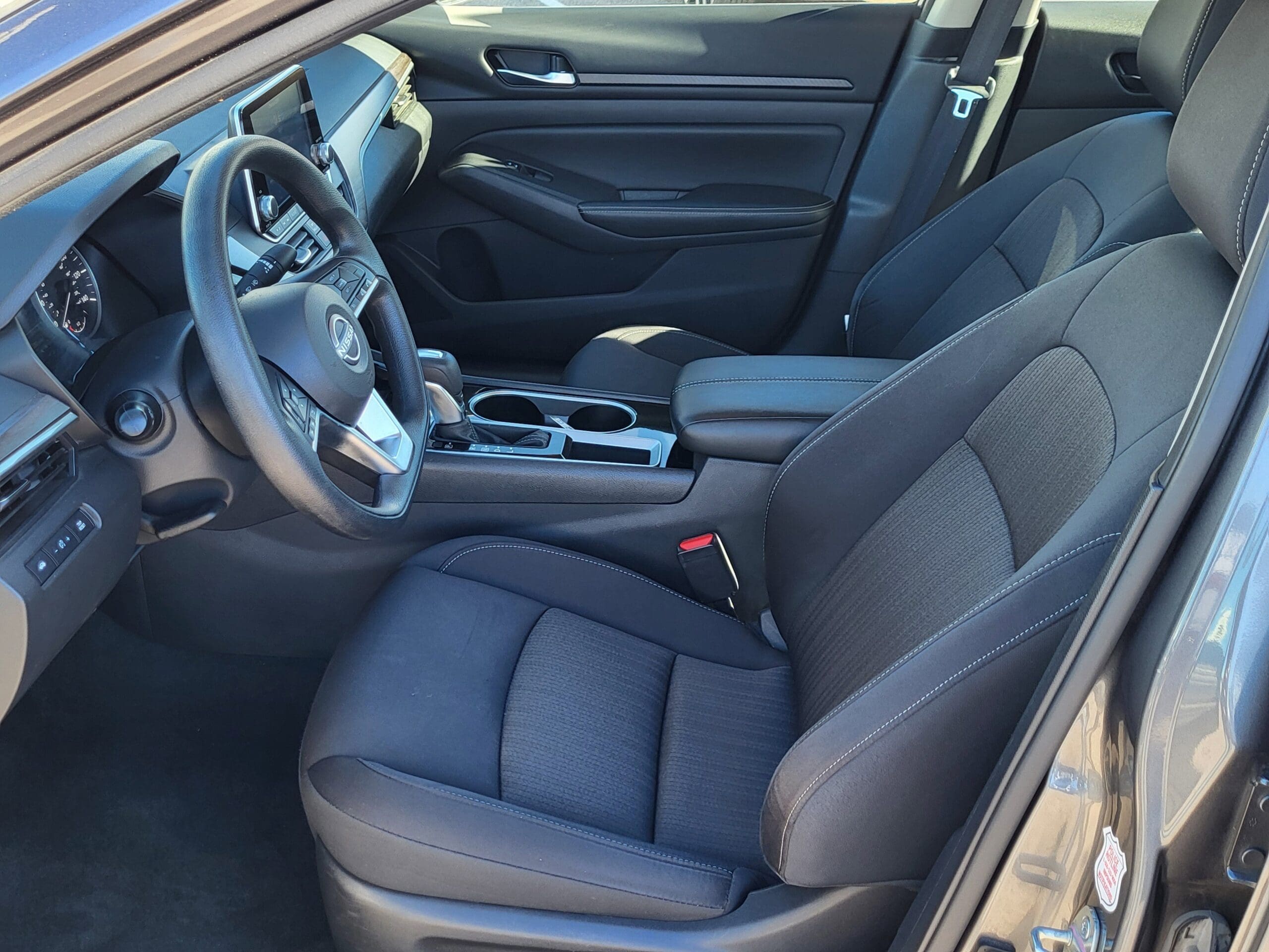 2024 Nissan Altima - Image 8