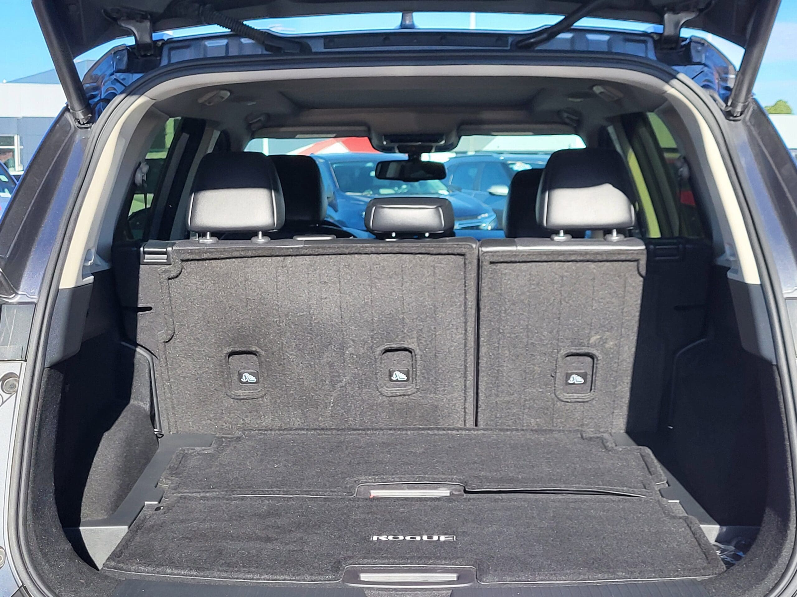 2023 Nissan Rogue - Image 12