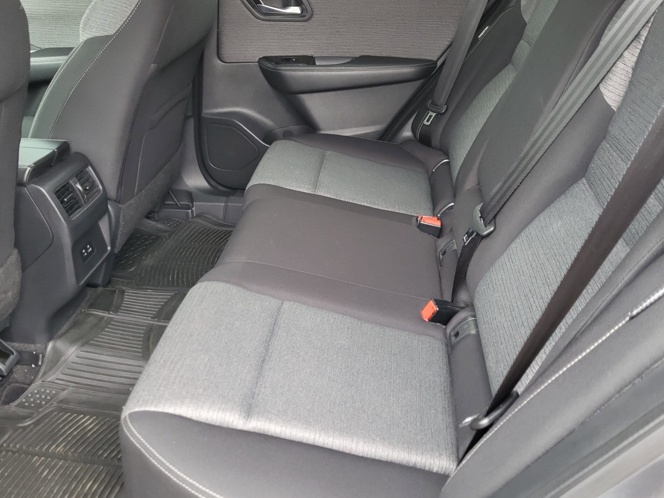 2022 Nissan Rogue - Image 9