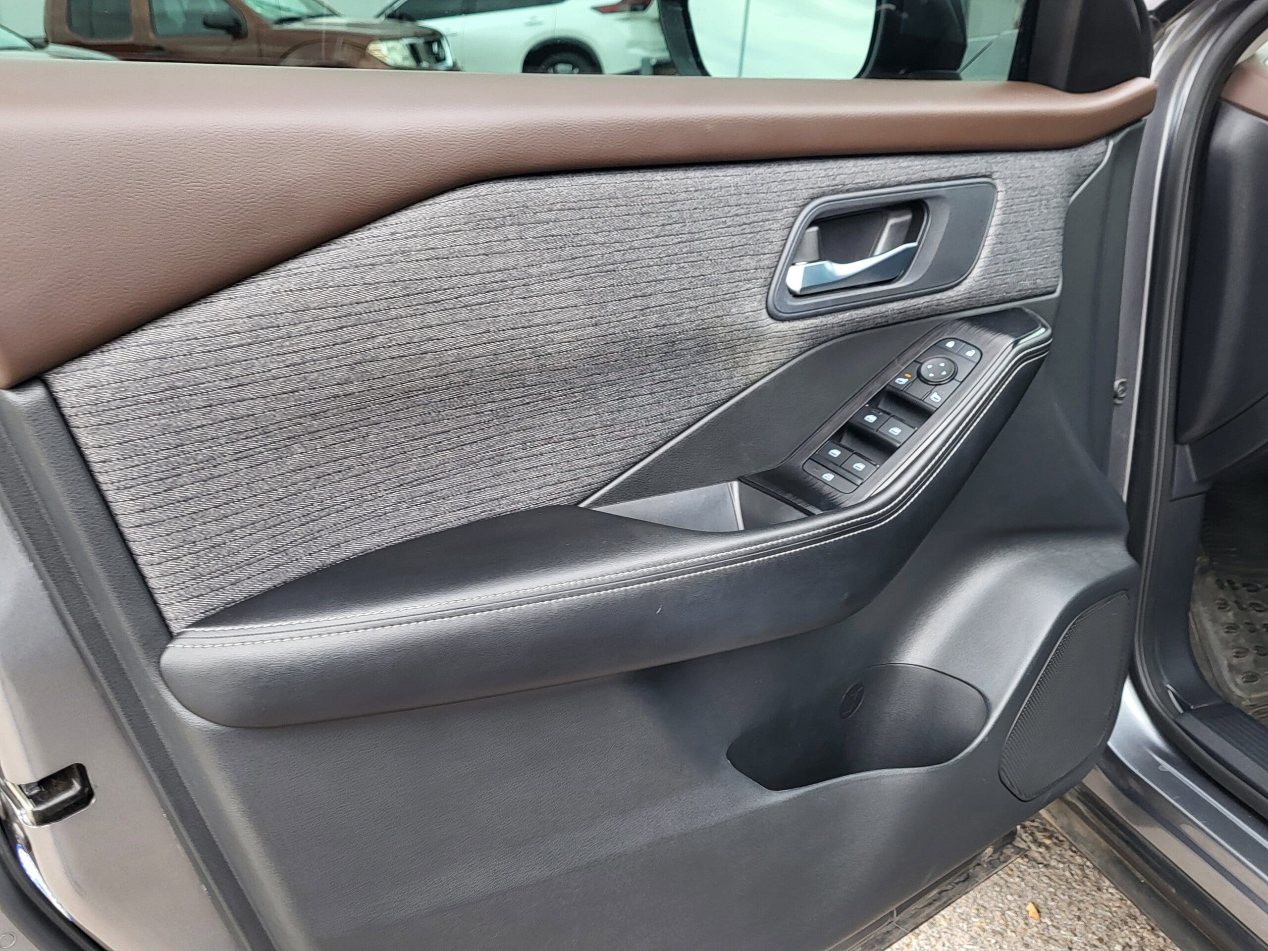 2022 Nissan Rogue - Image 6