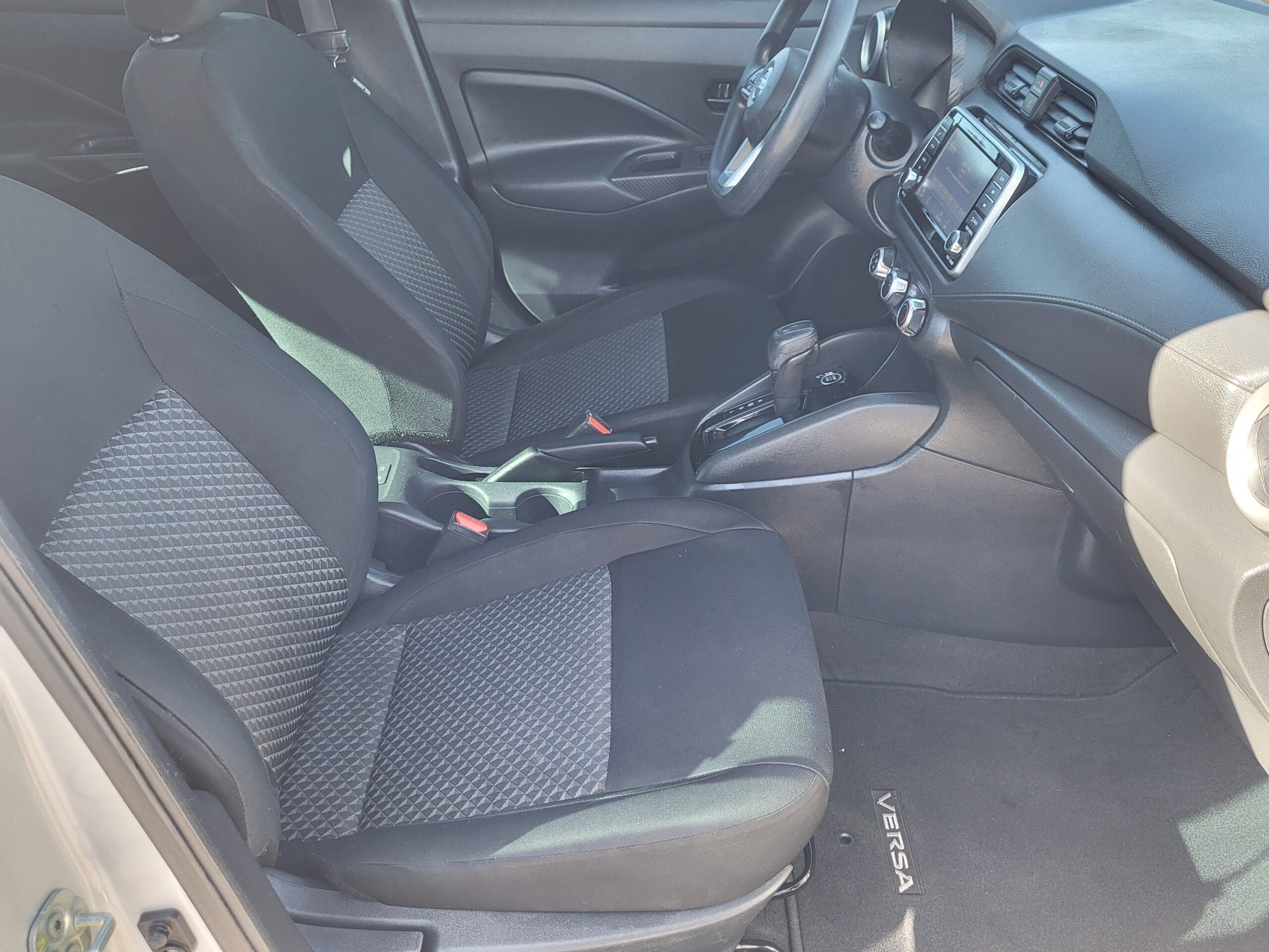 2021 Nissan Versa - Image 14