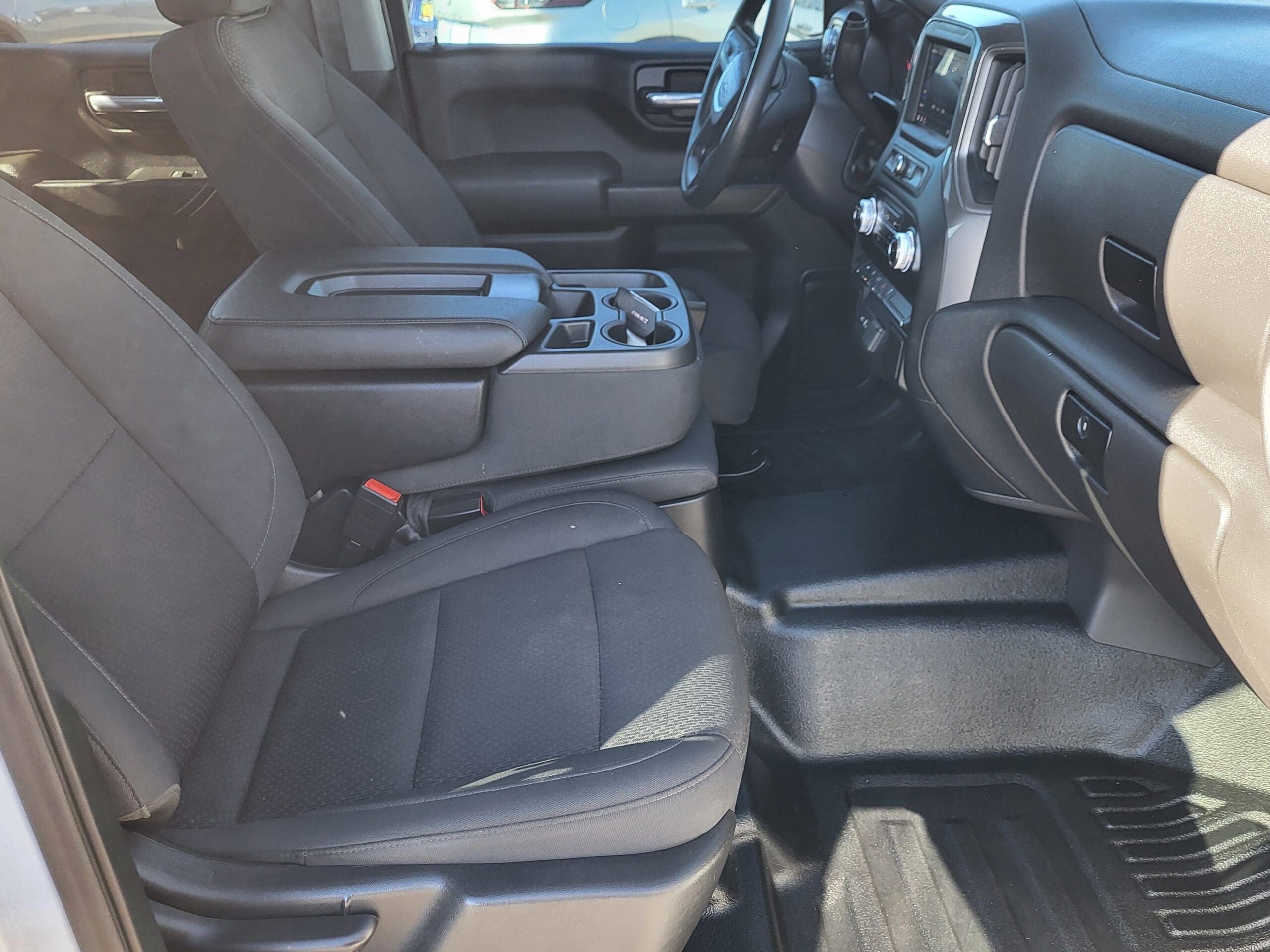 2023 GMC Sierra 1500 - Image 13