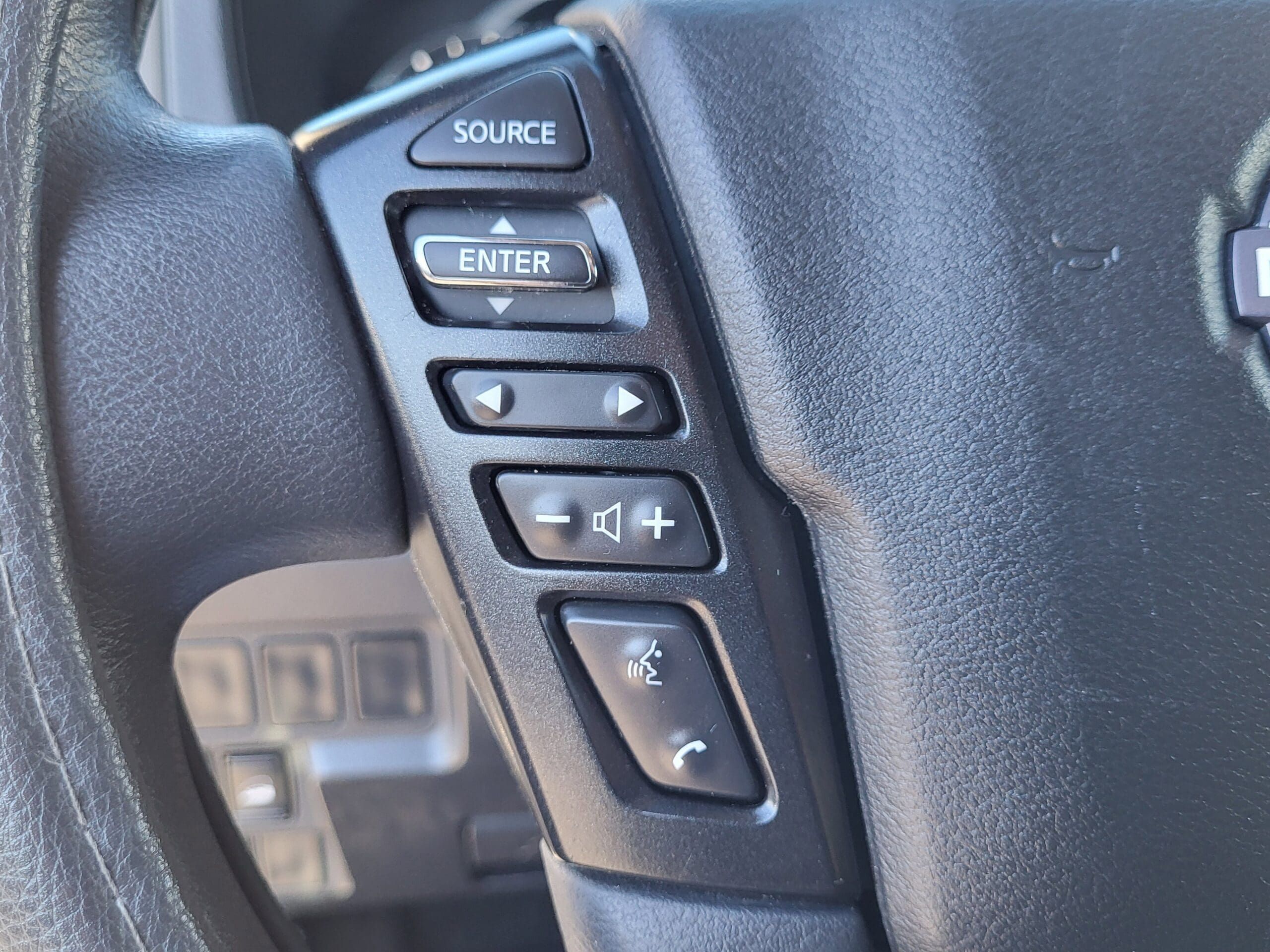 2022 Nissan Frontier - Image 19