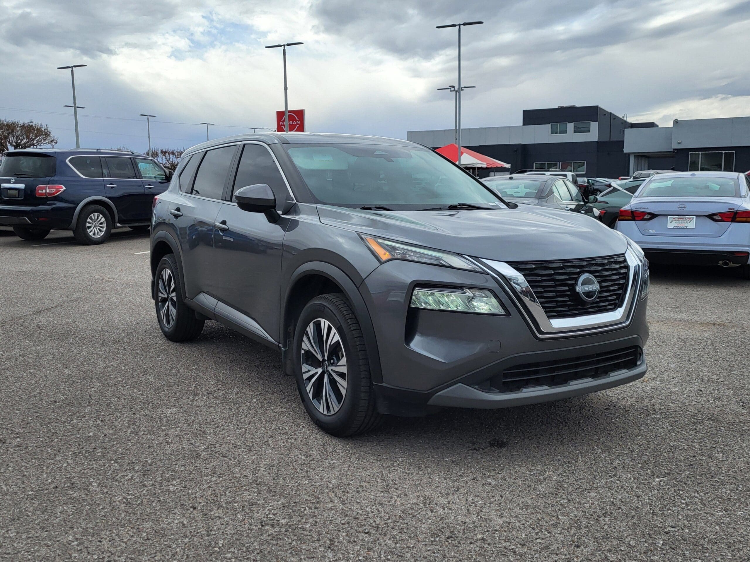 2022 Nissan Rogue - Image 4