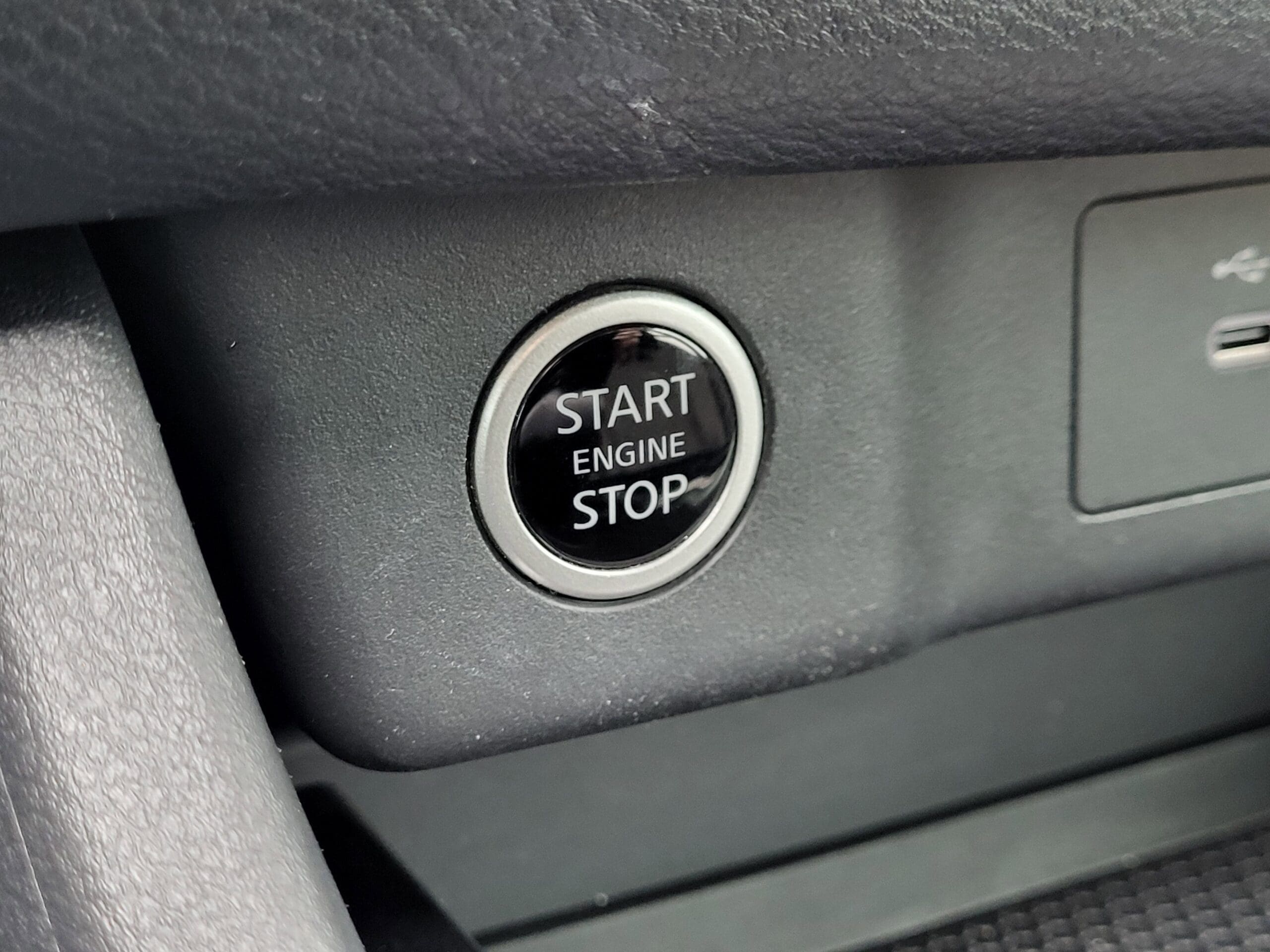 2022 Nissan Rogue - Image 25