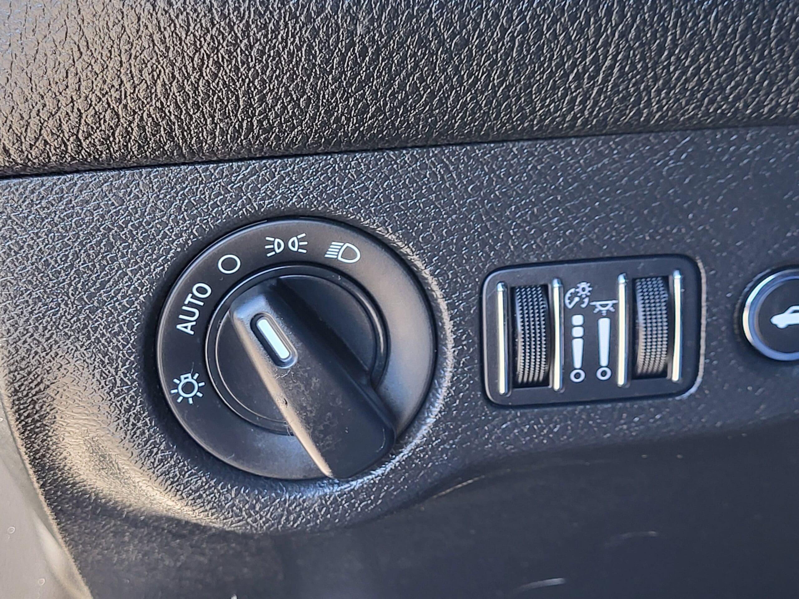 2023 Dodge Challenger - Image 24