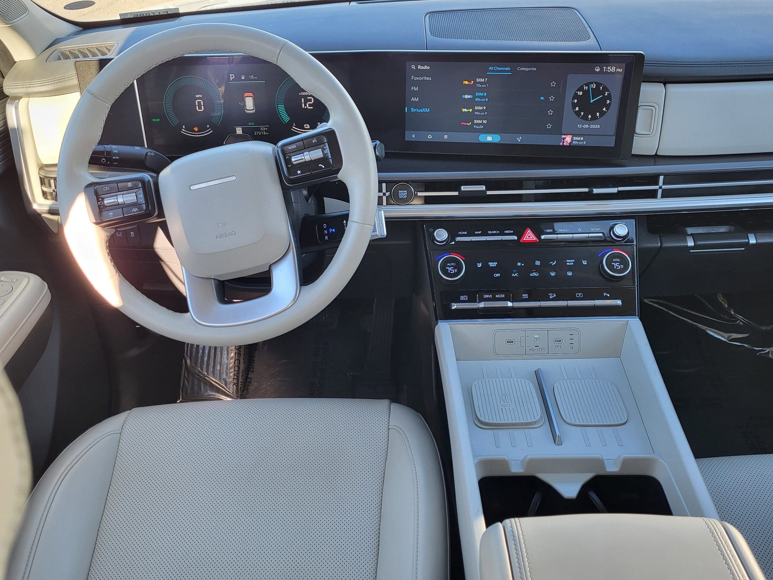 2025 Hyundai Santa Fe Hybrid - Image 10