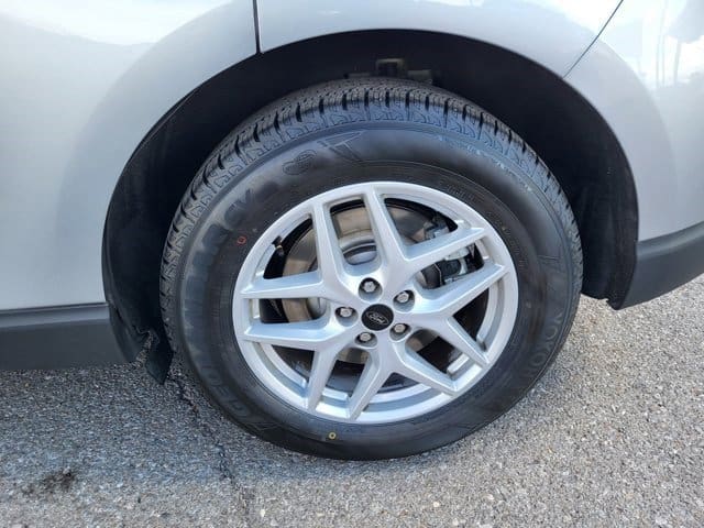 2024 Ford Edge - Image 16