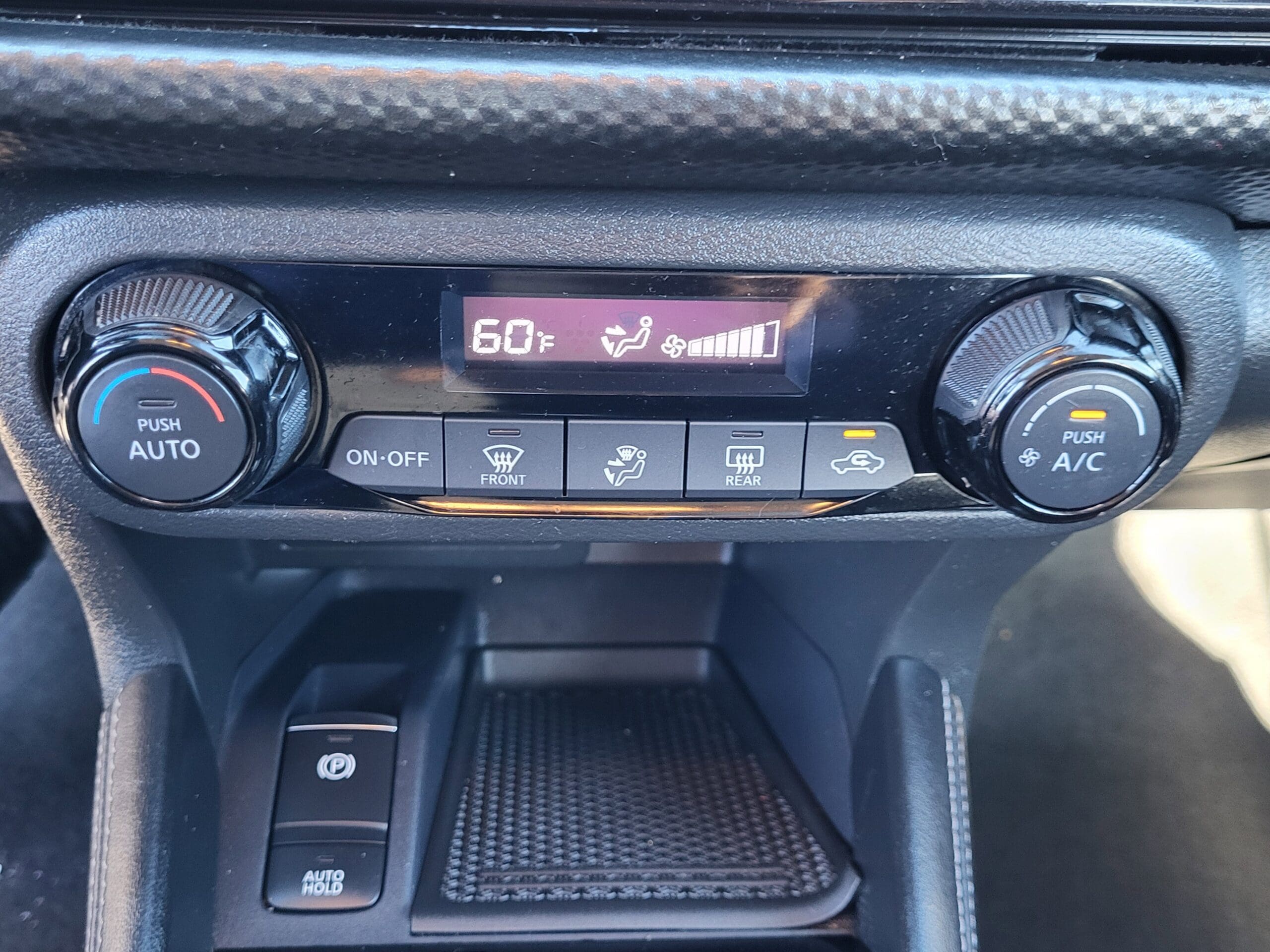 2022 Nissan Kicks - Image 24