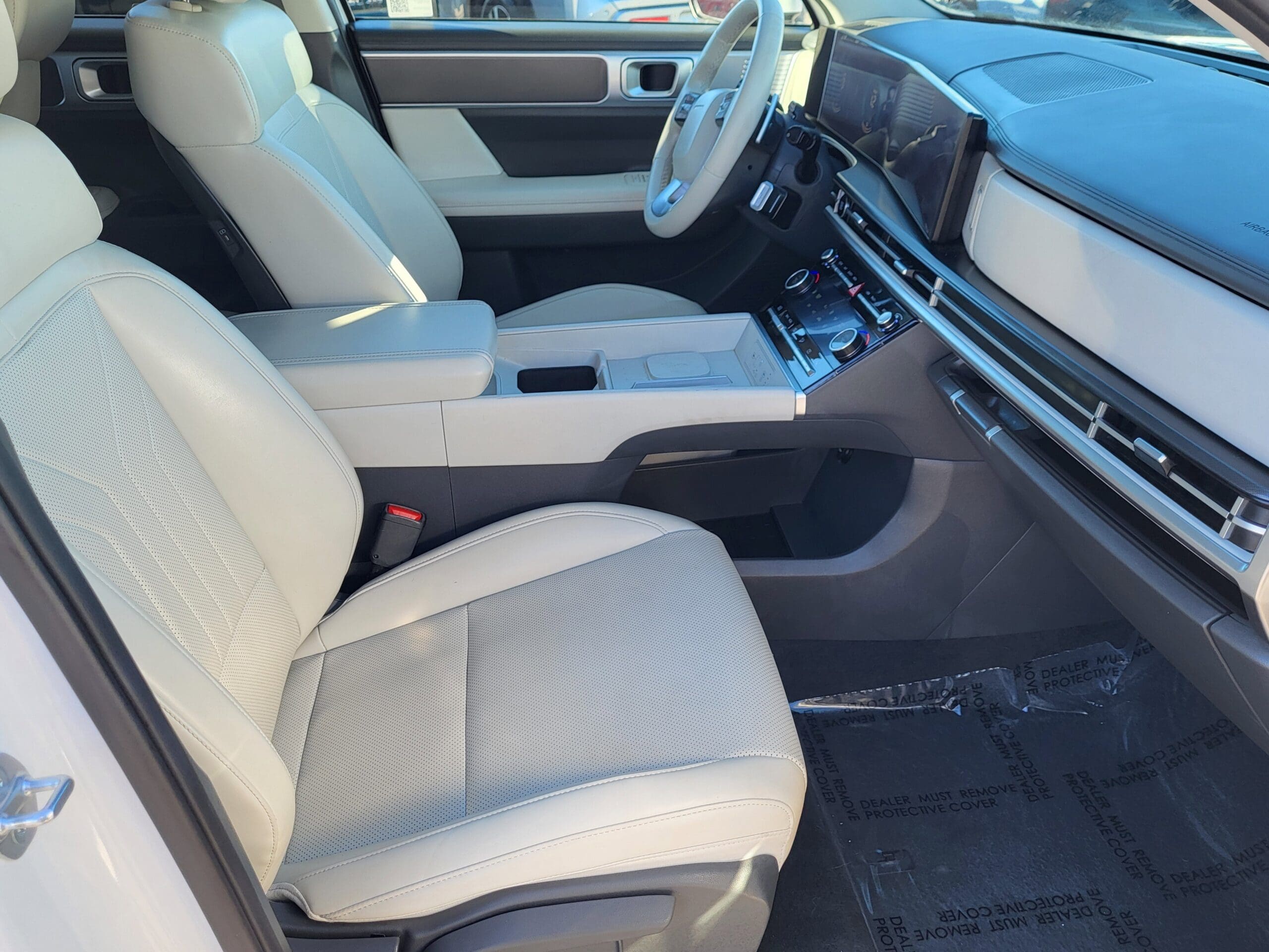 2025 Hyundai Santa Fe Hybrid - Image 16