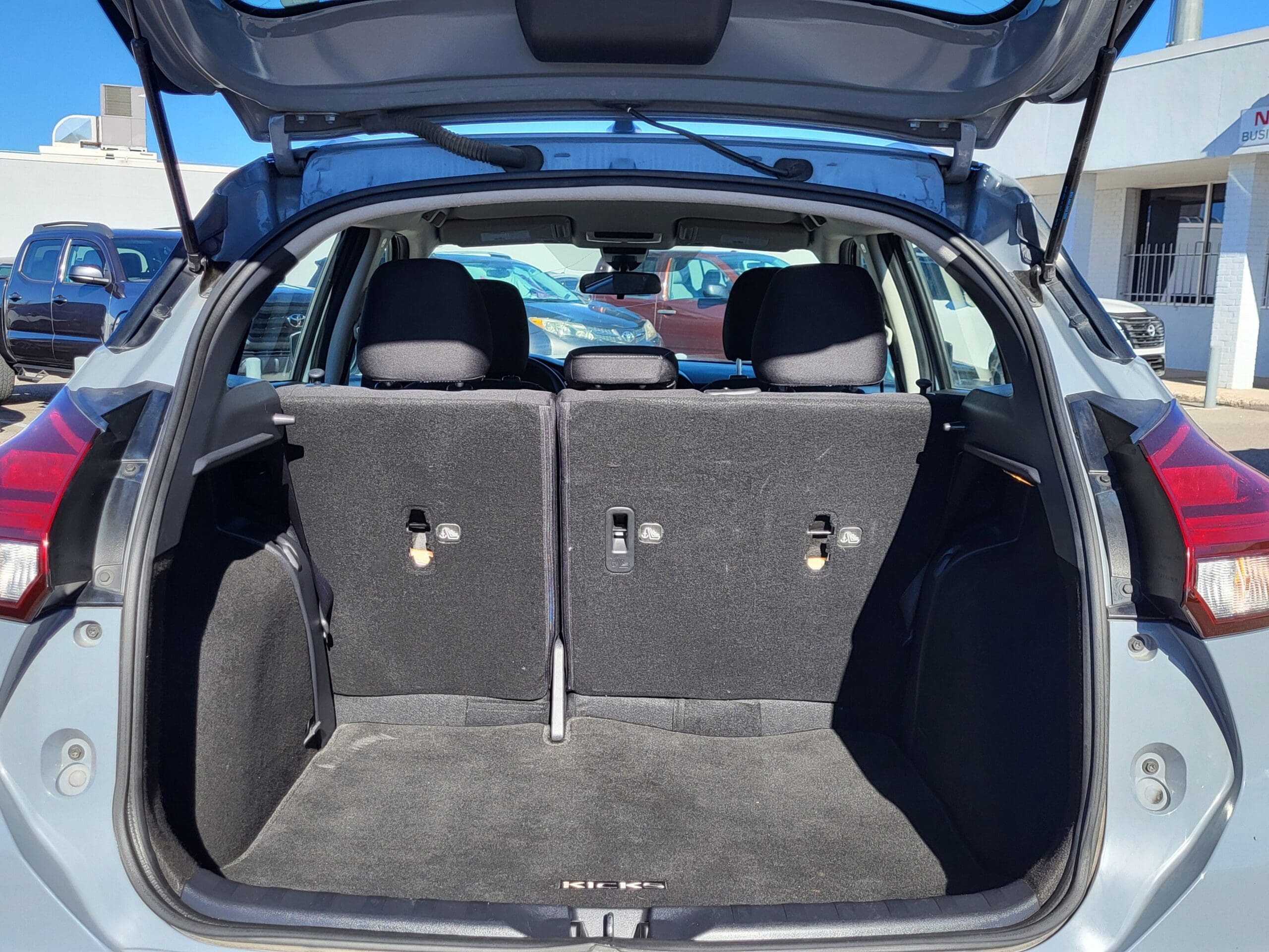 2022 Nissan Kicks - Image 12