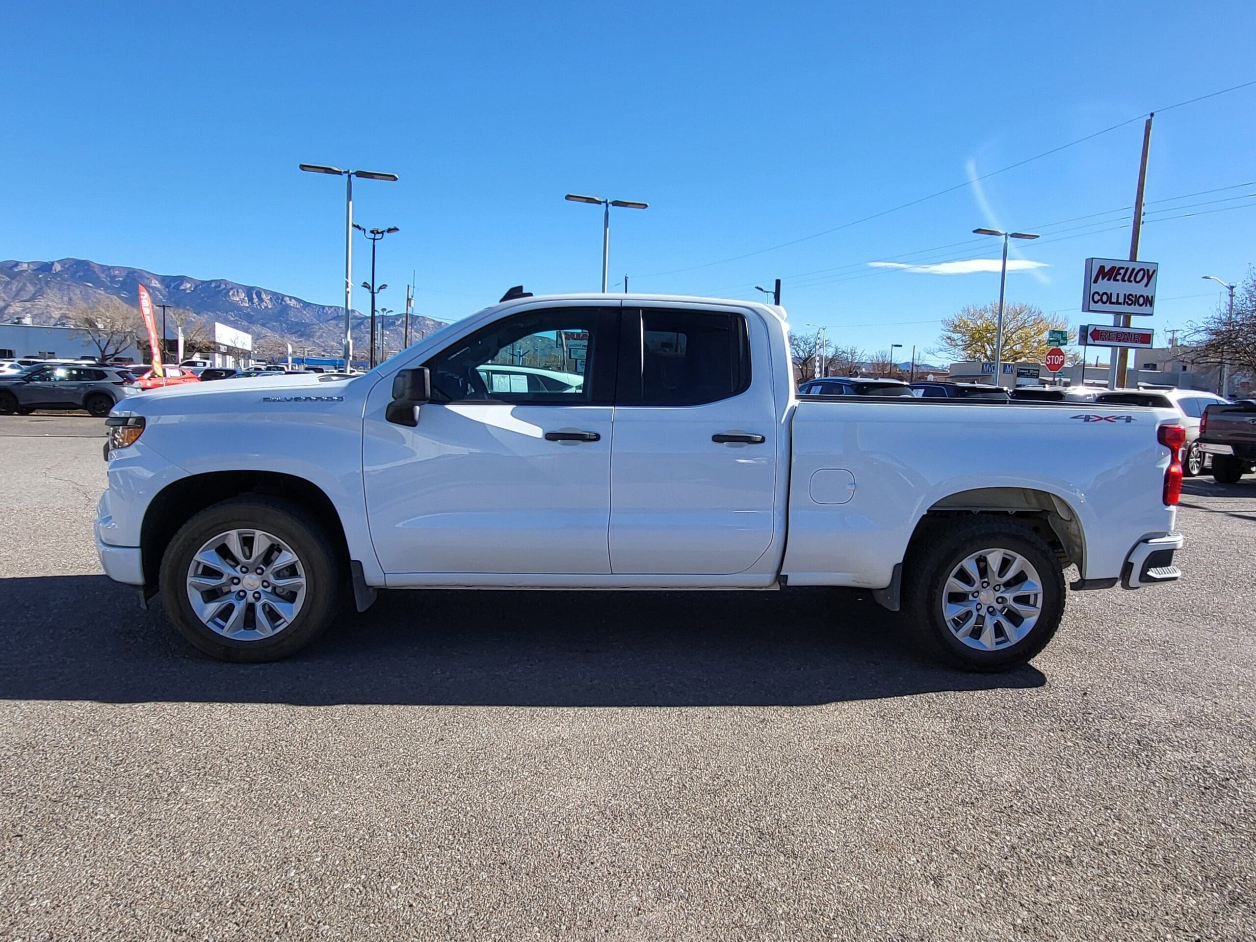 2022 Chevrolet Silverado 1500 - Image 2