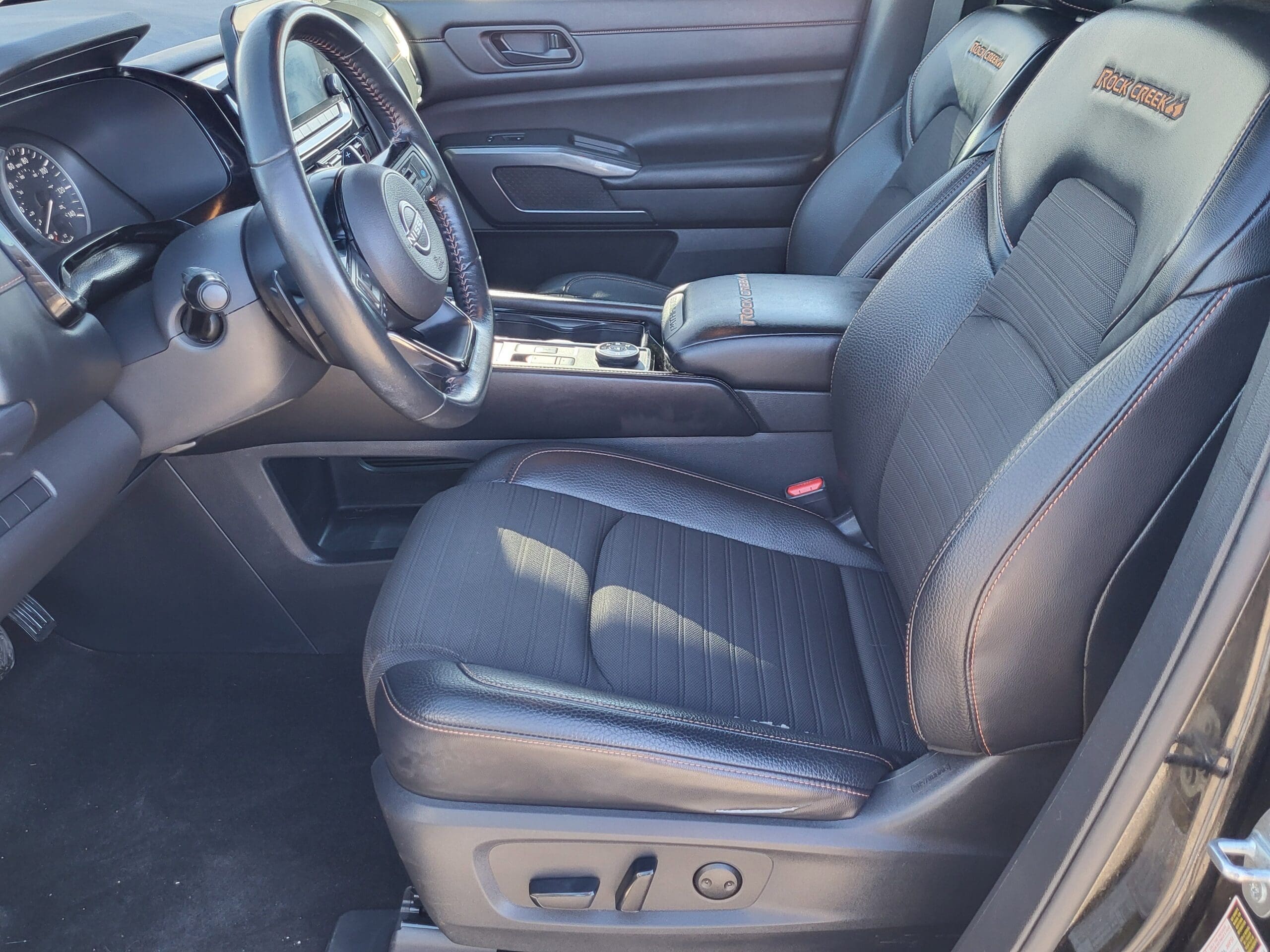 2023 Nissan Pathfinder - Image 8