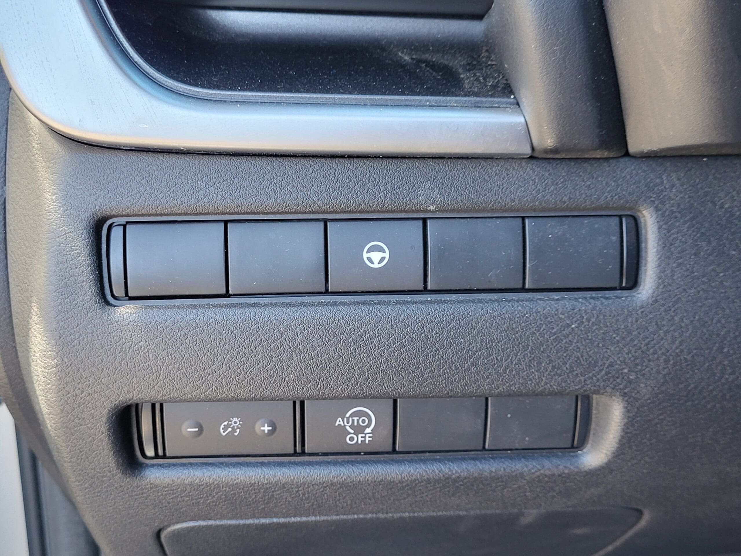 2023 Nissan Rogue - Image 28