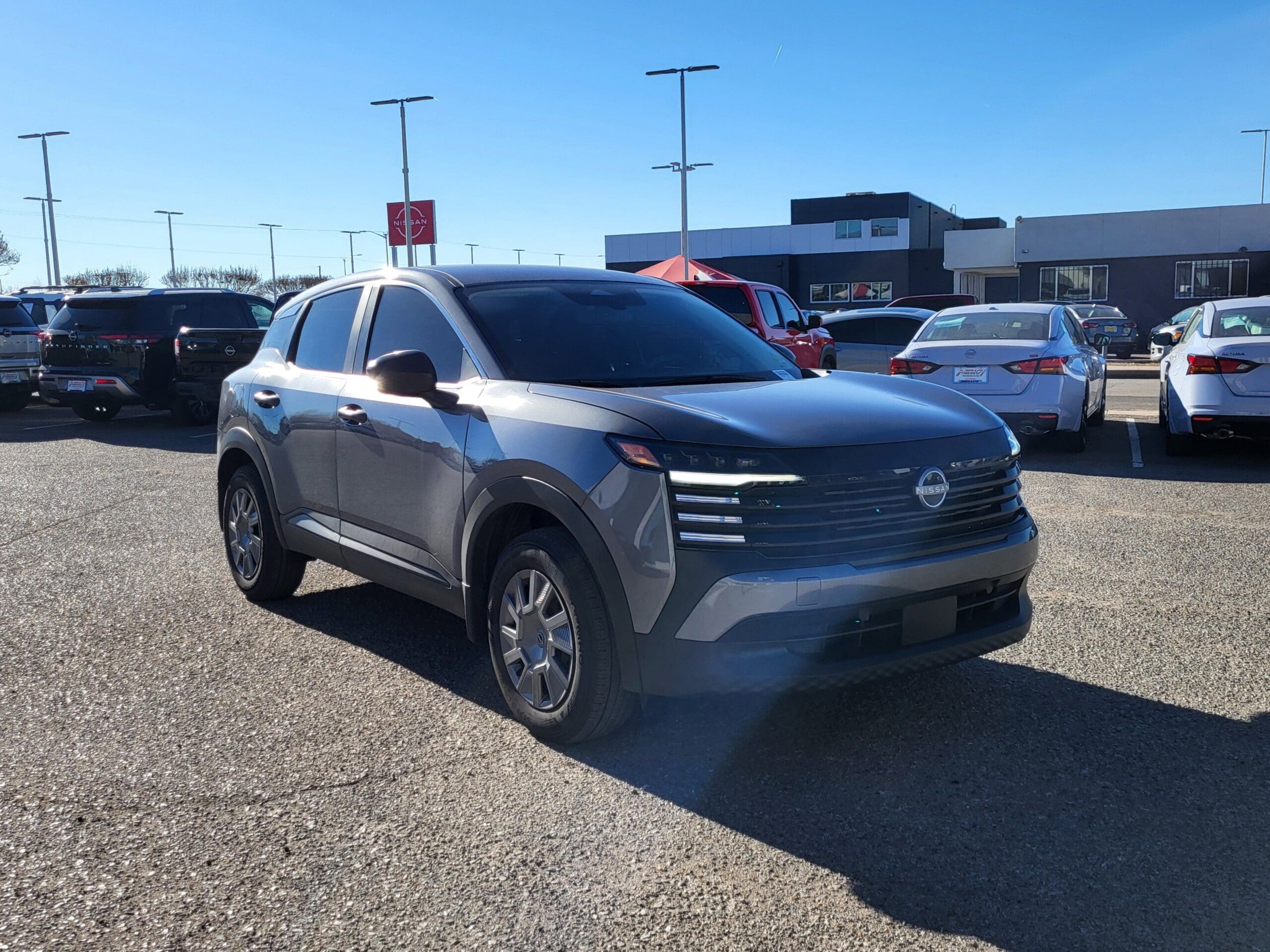 2025 Nissan Kicks - Image 4