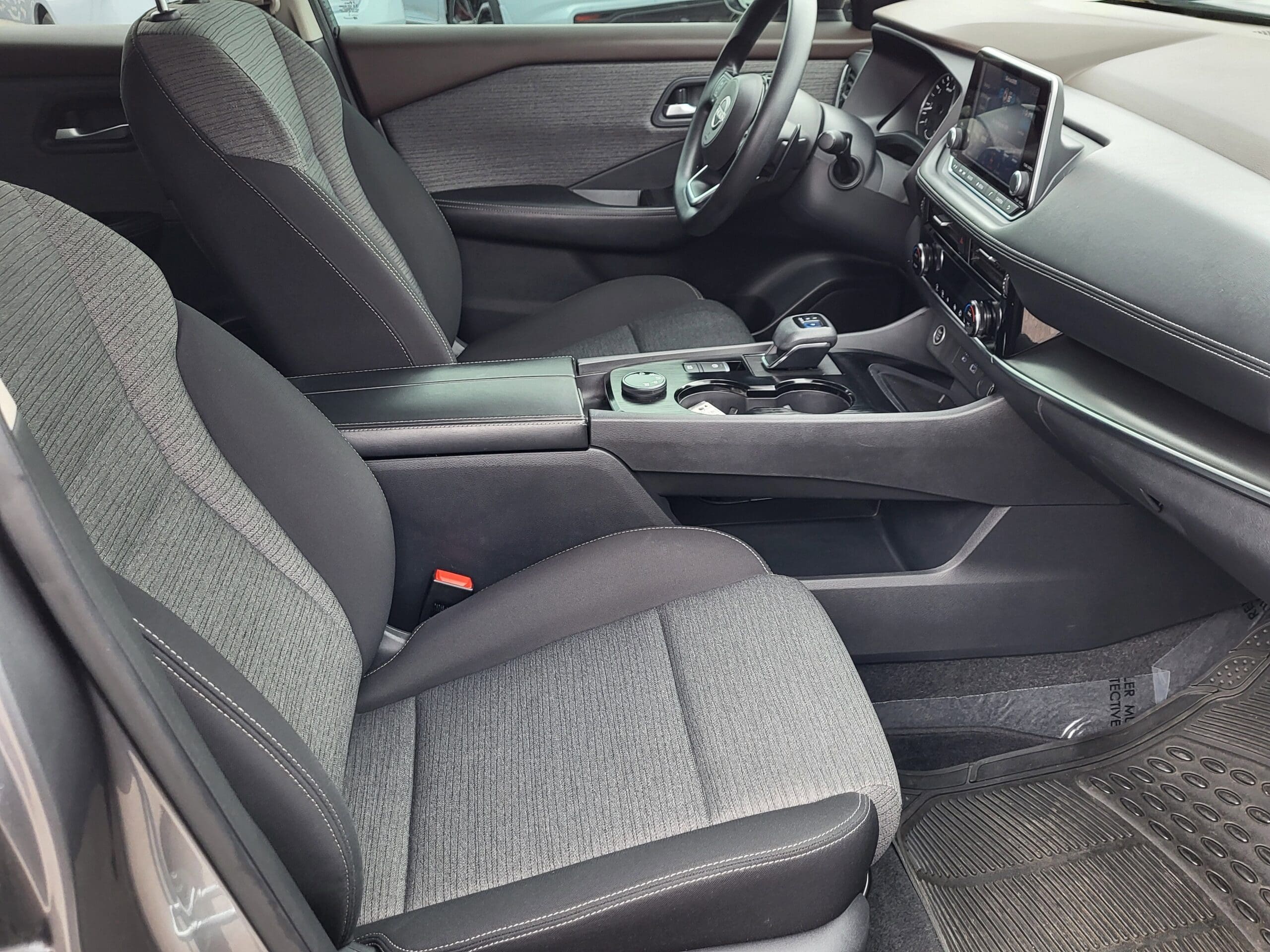 2022 Nissan Rogue - Image 16