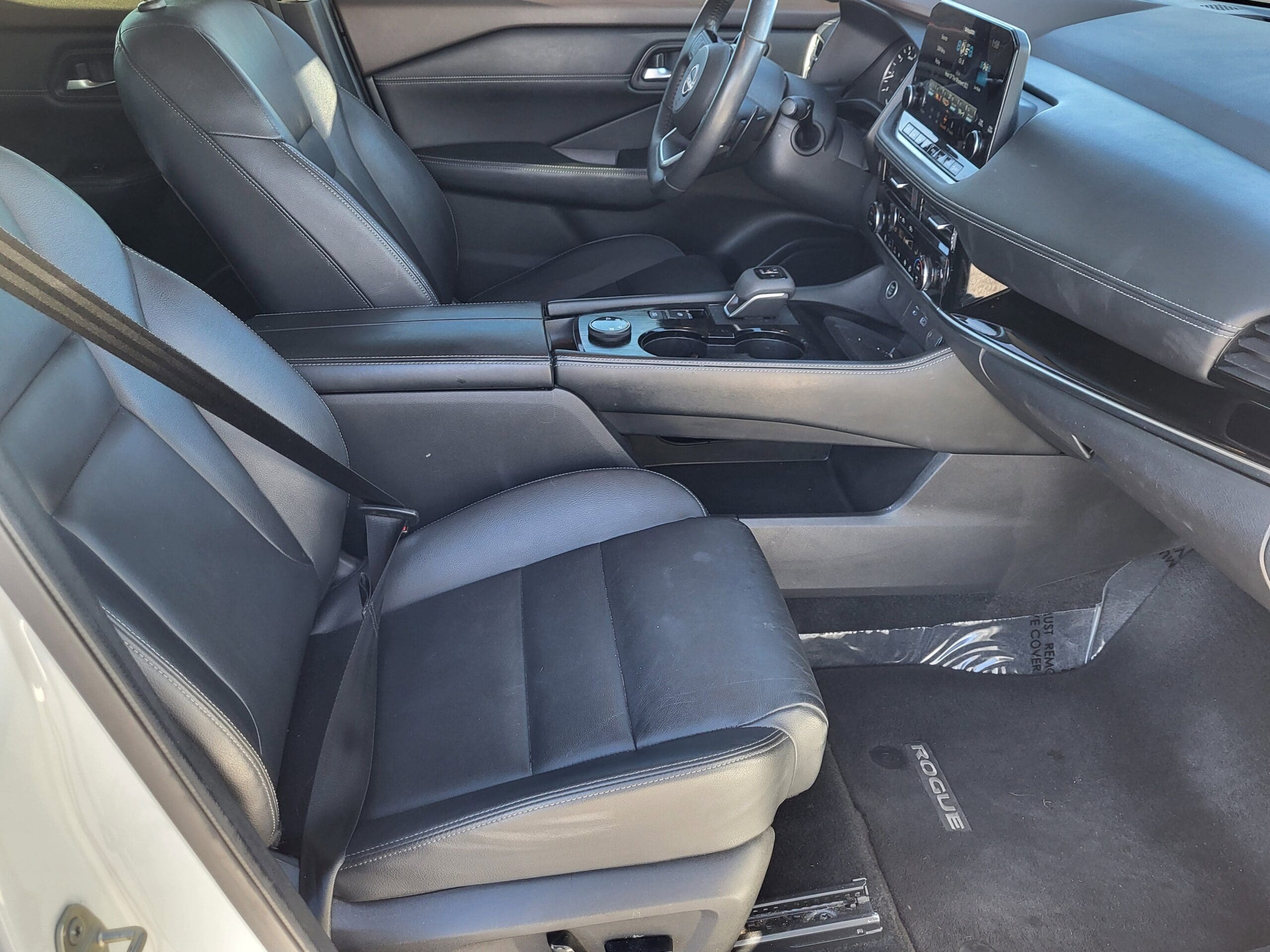 2023 Nissan Rogue - Image 16