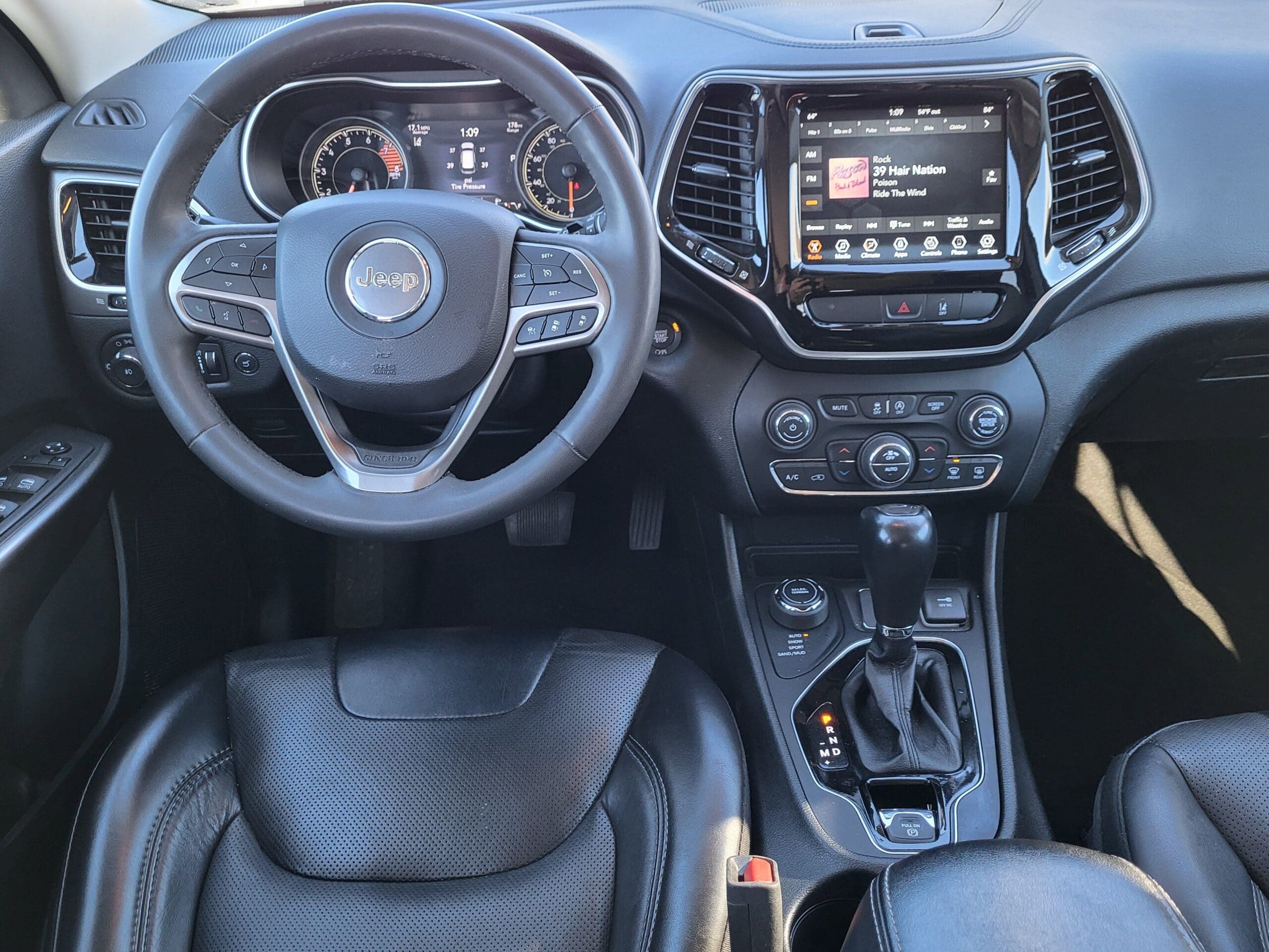 2022 Jeep Cherokee - Image 10