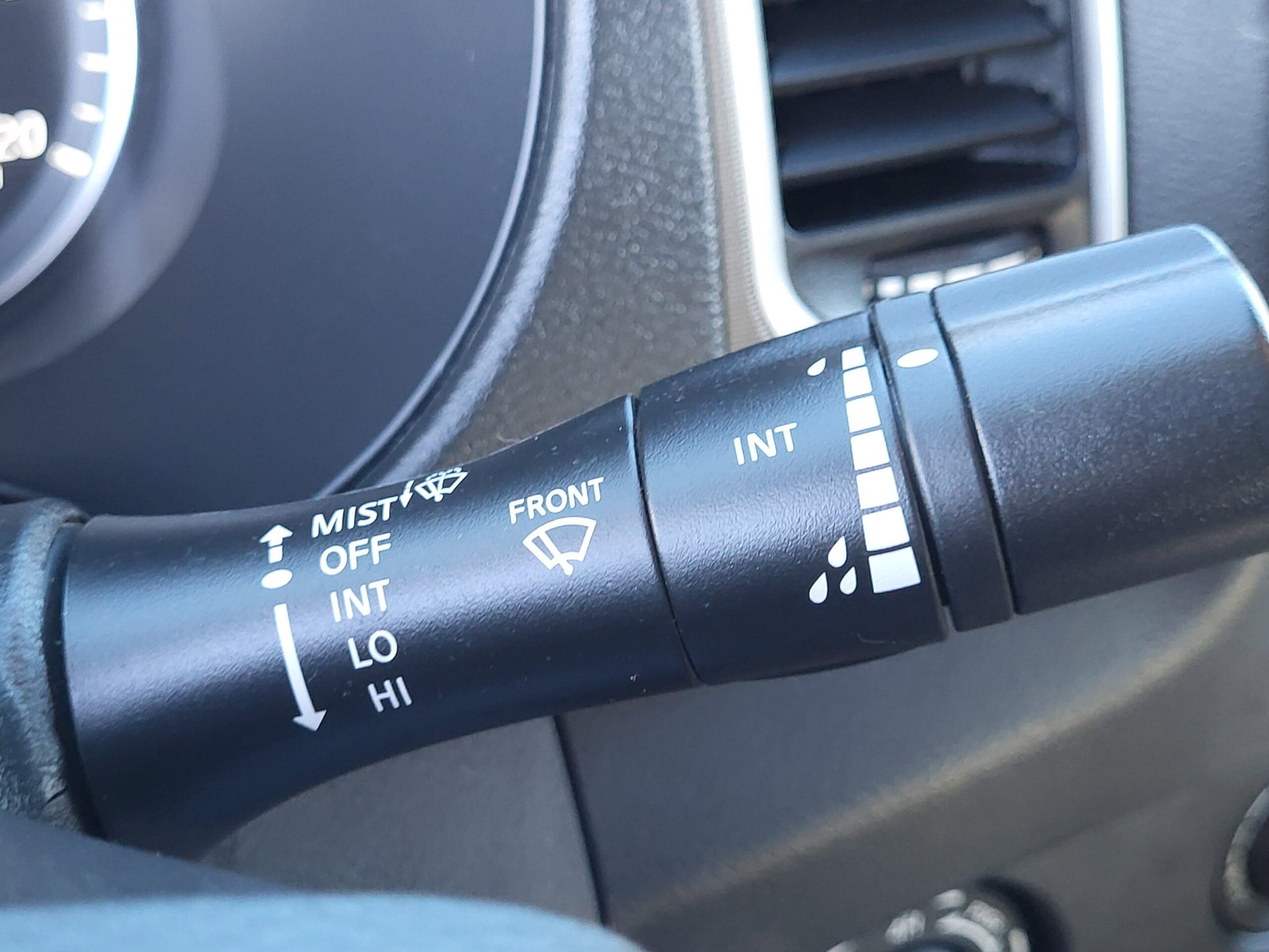 2022 Nissan Frontier - Image 26