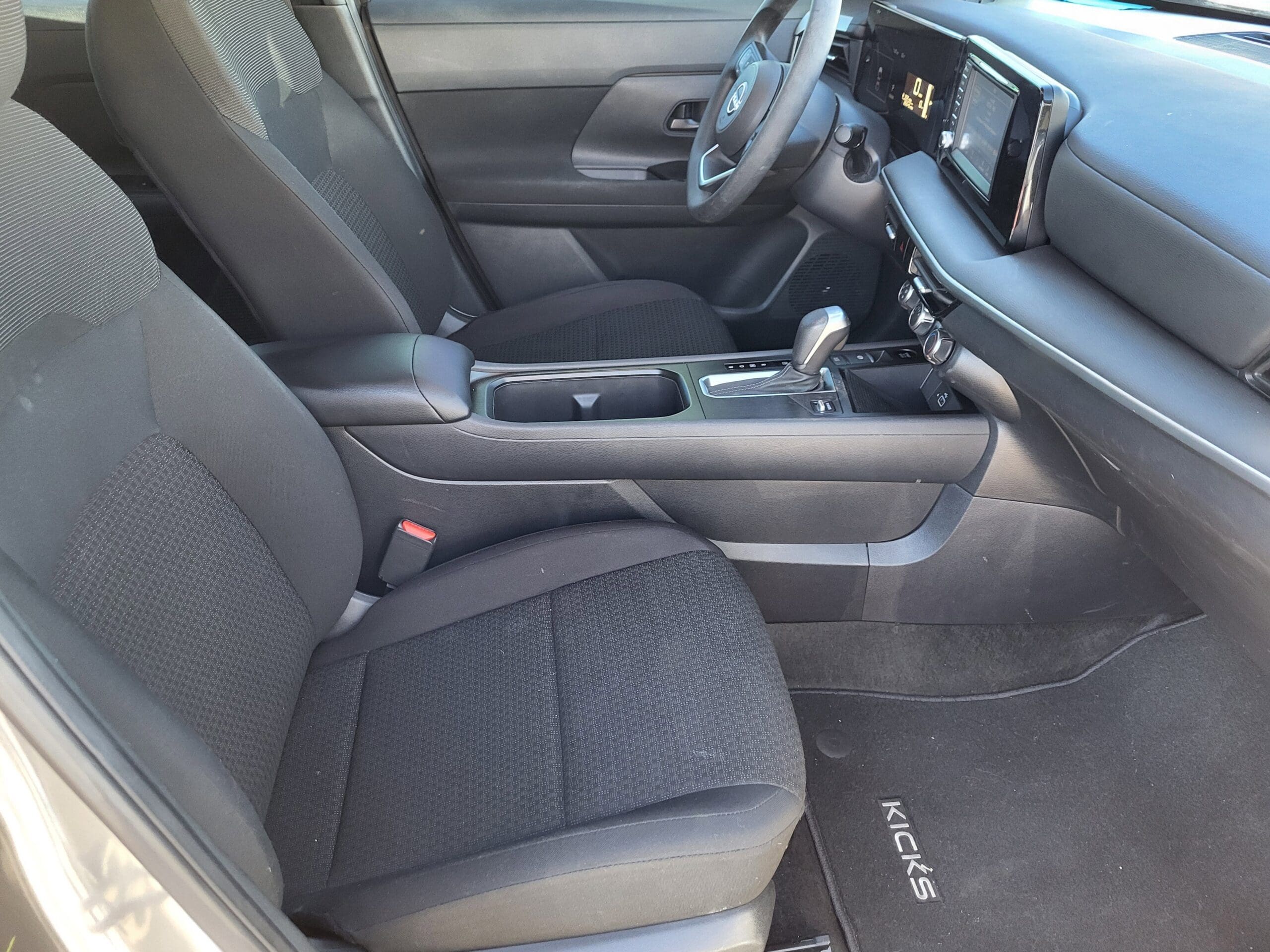 2025 Nissan Kicks - Image 14