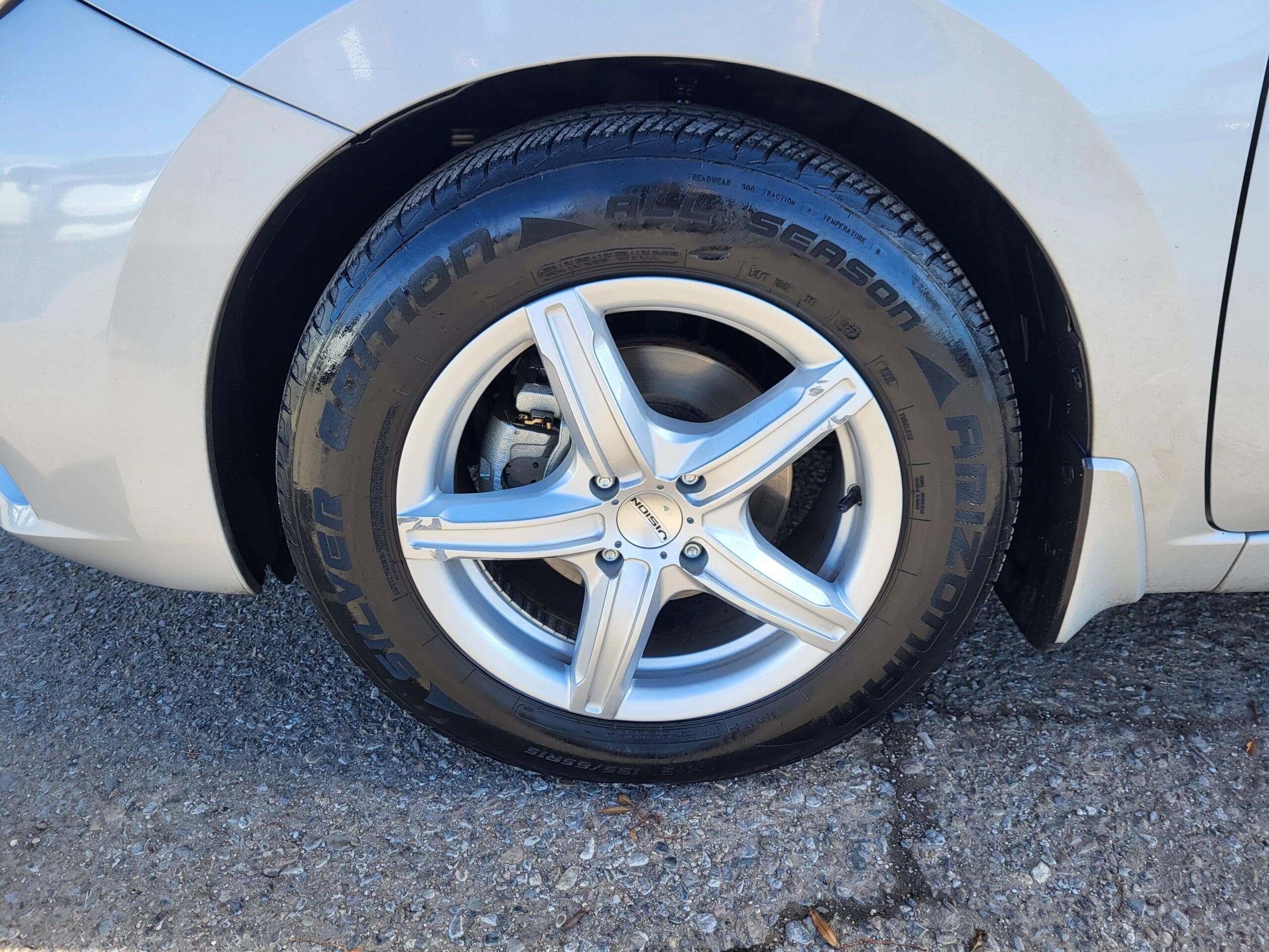 2021 Nissan Versa - Image 17