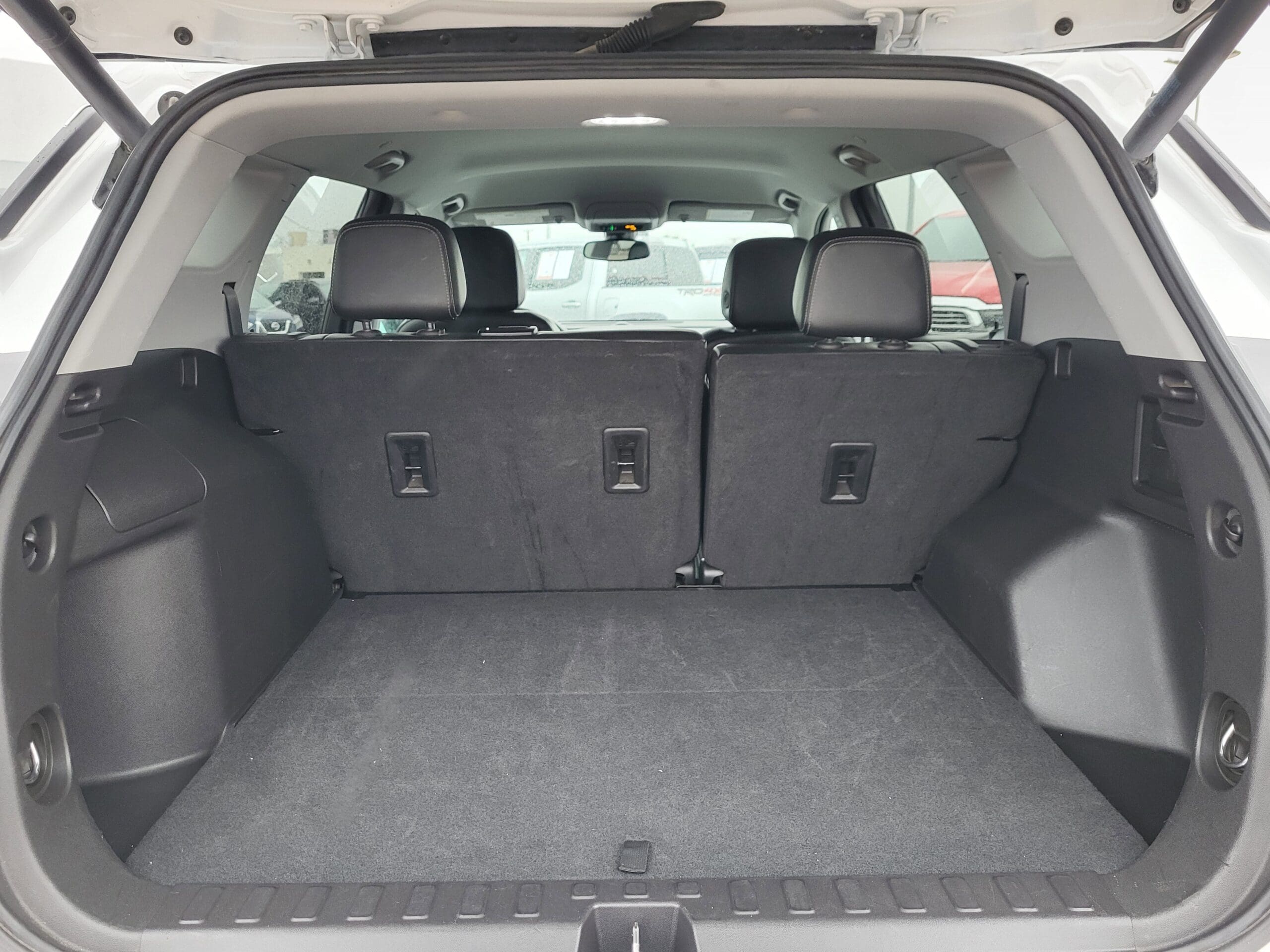 2024 GMC Terrain - Image 12