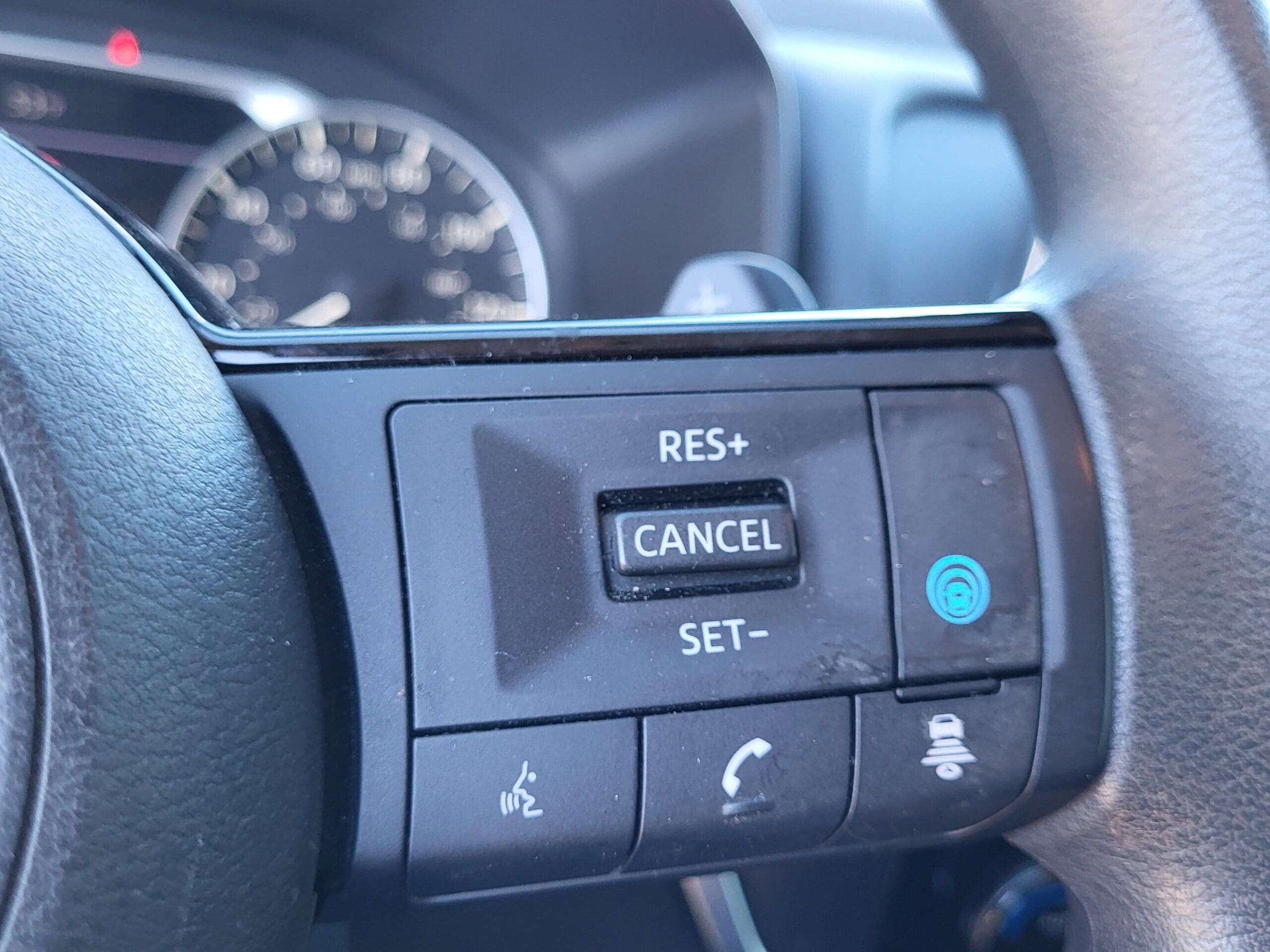 2023 Nissan Rogue - Image 21