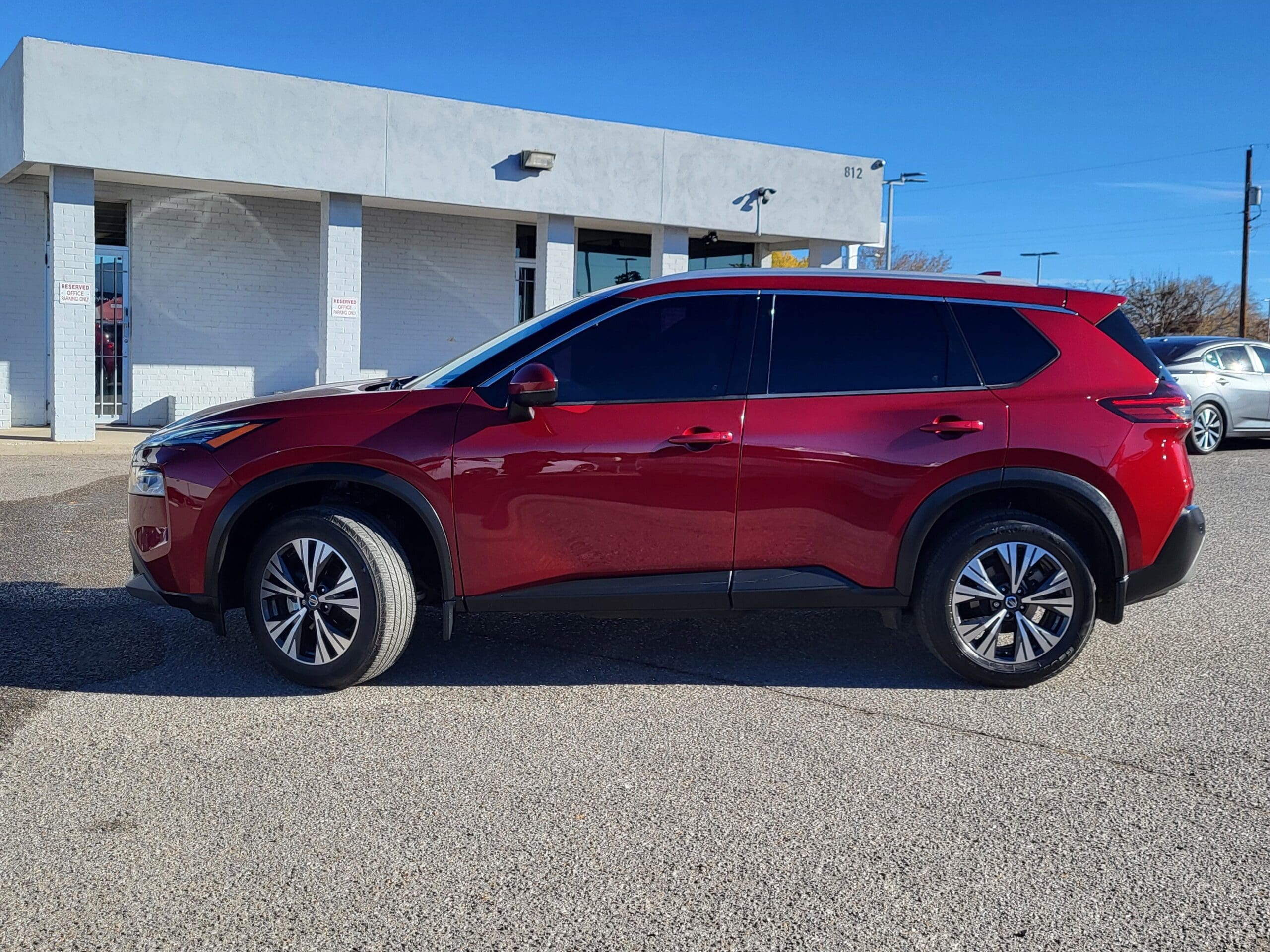 2021 Nissan Rogue - Image 2