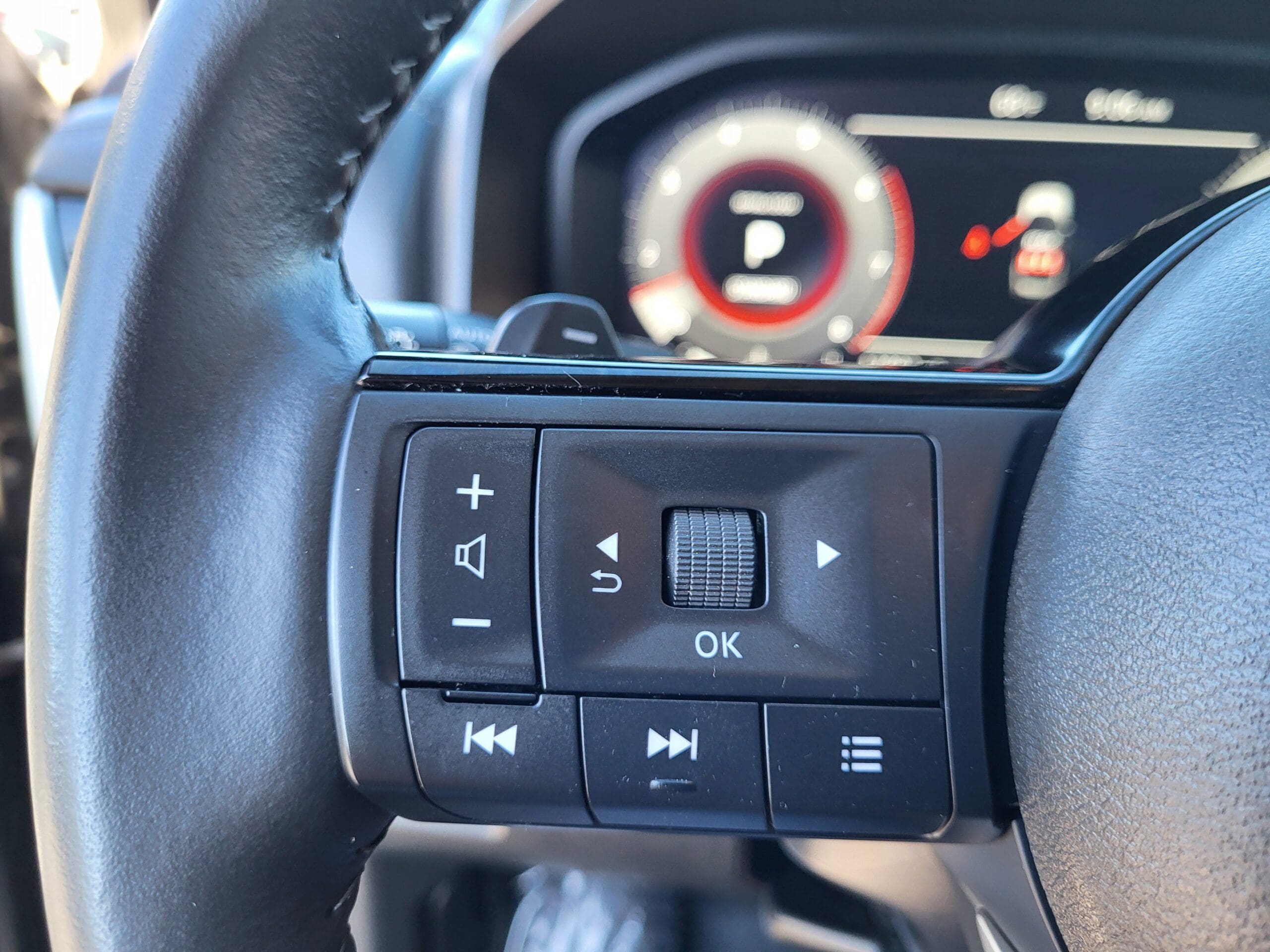 2023 Nissan Rogue - Image 20