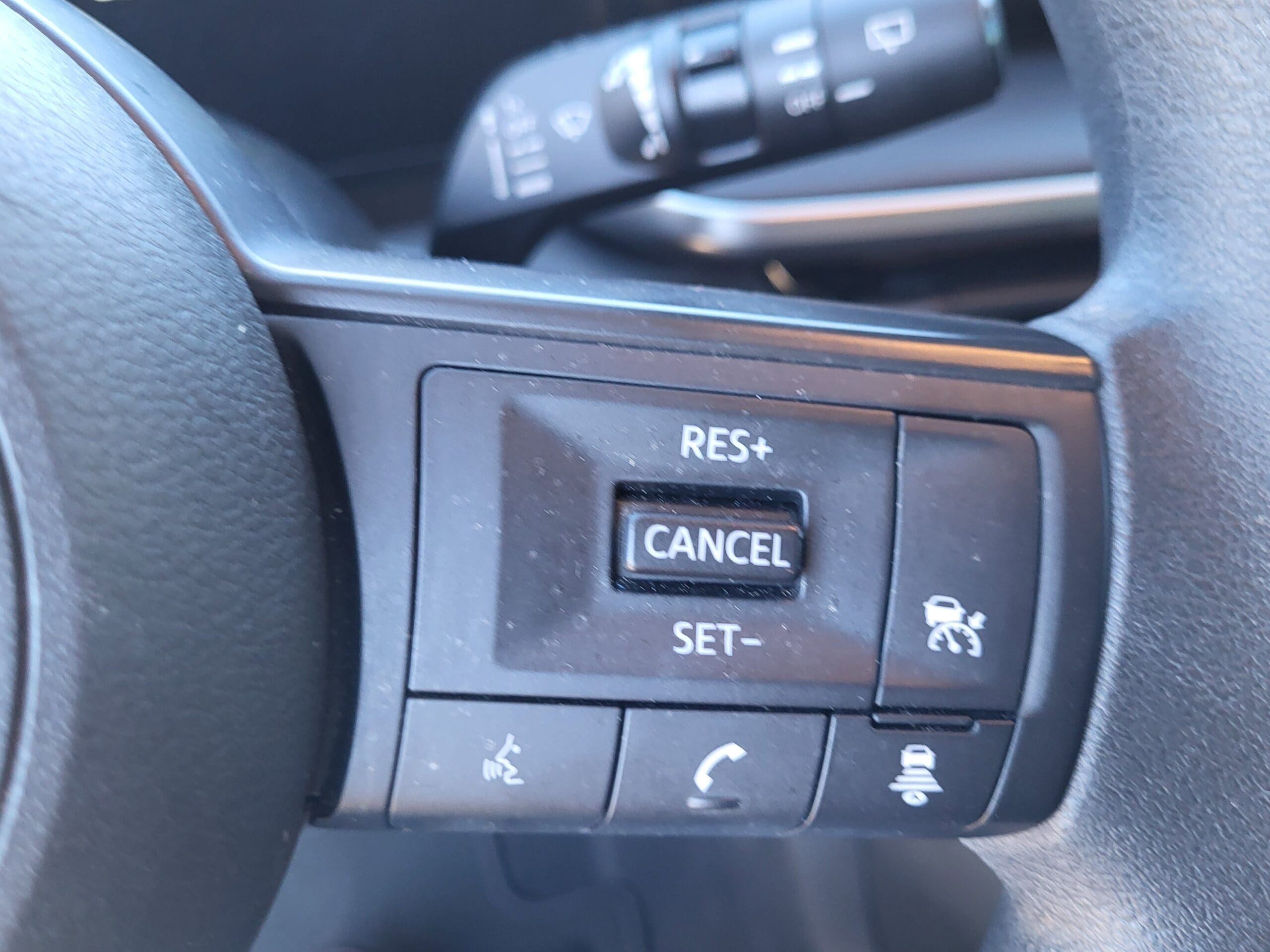 2025 Nissan Kicks - Image 19