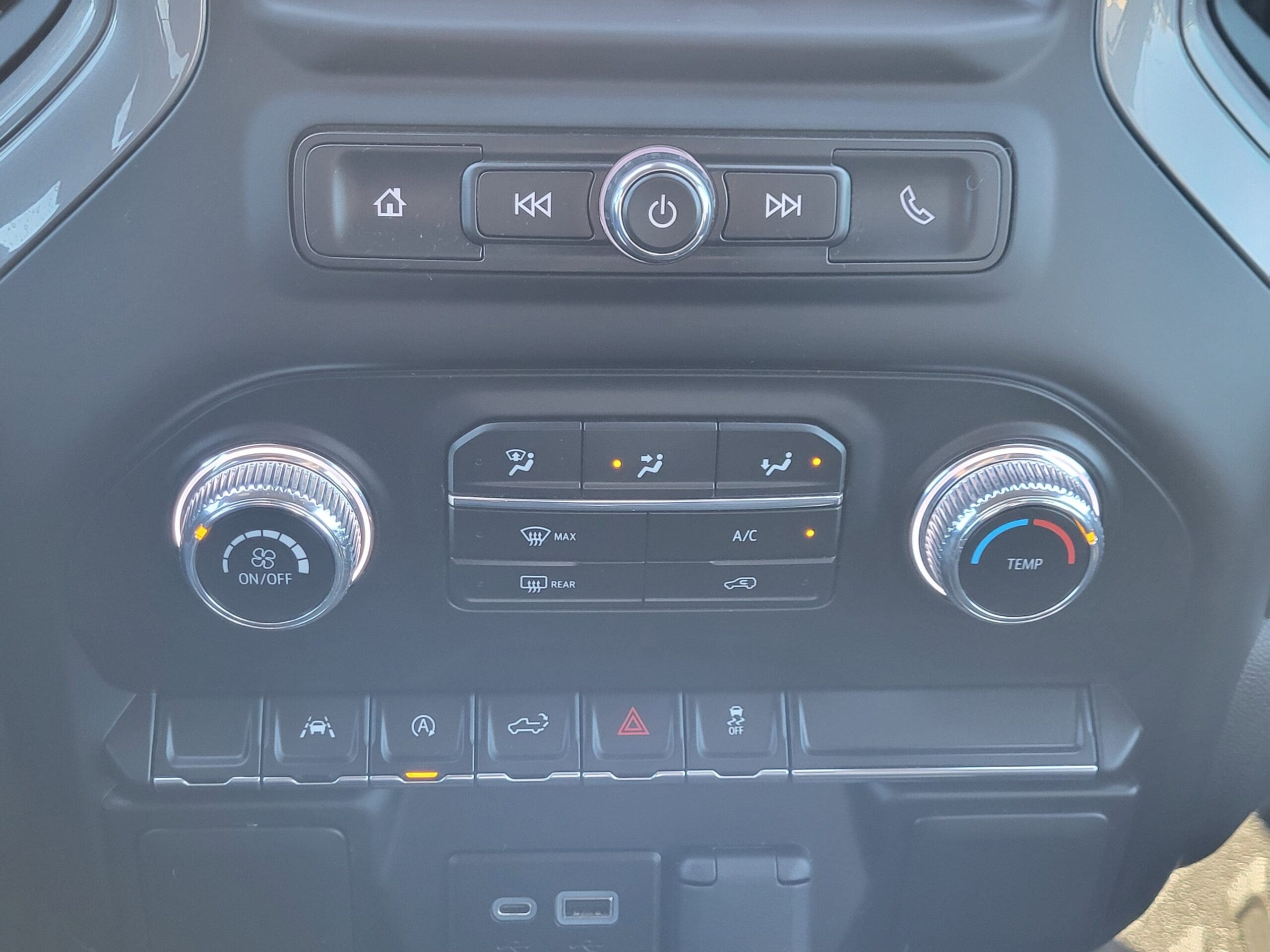 2023 GMC Sierra 1500 - Image 24