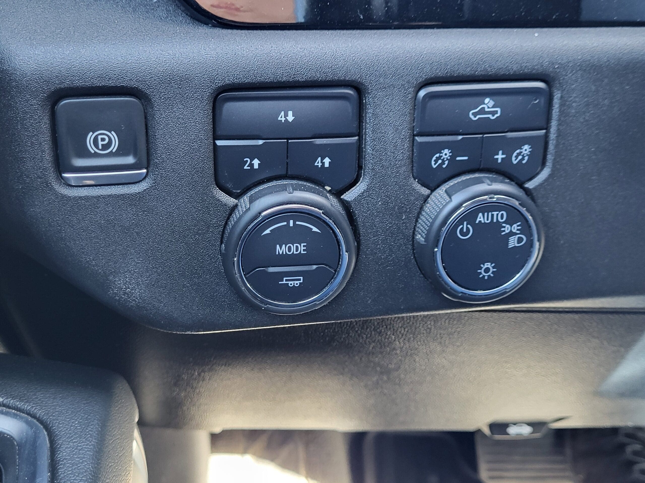 2024 Chevrolet Silverado 3500HD - Image 29