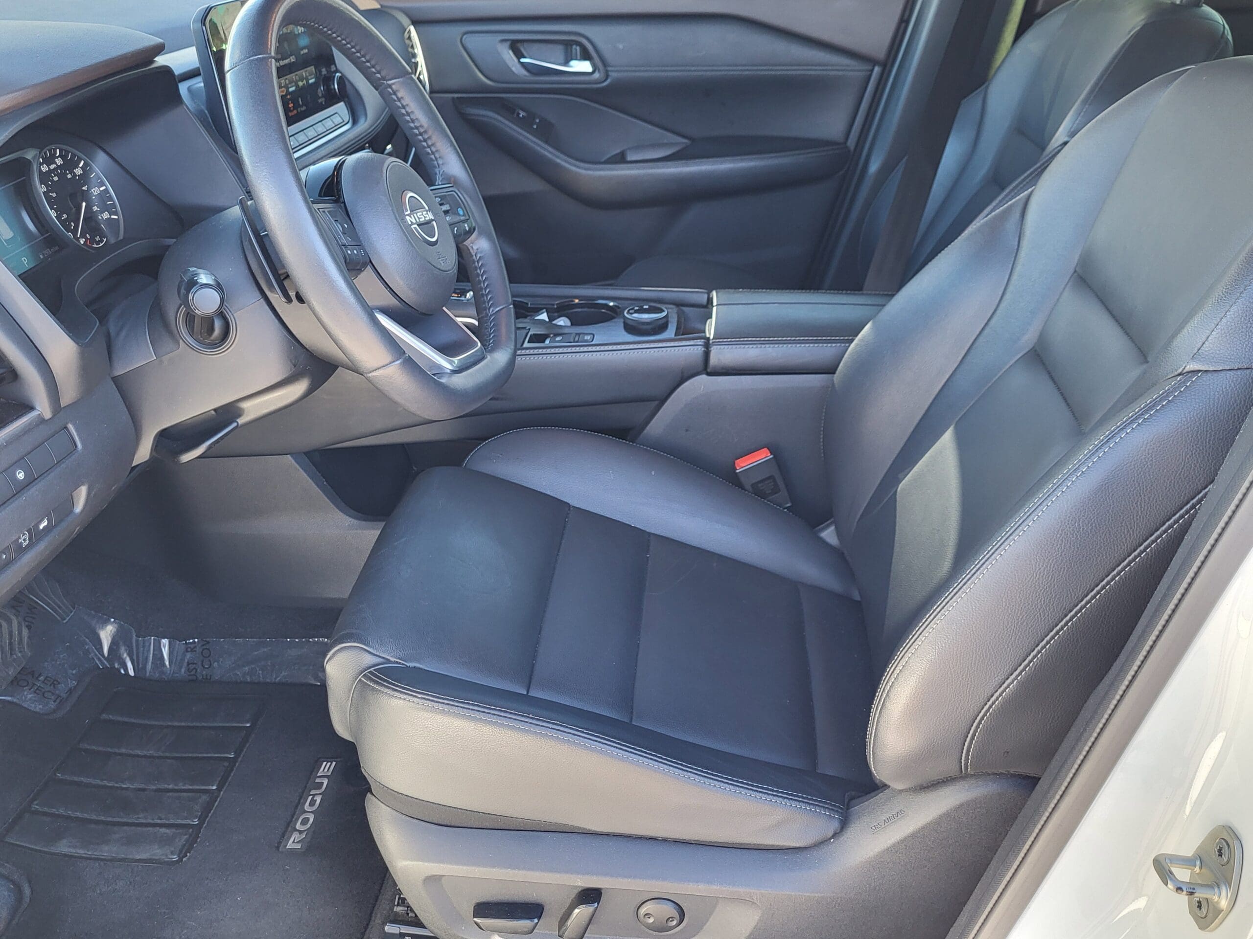 2023 Nissan Rogue - Image 8