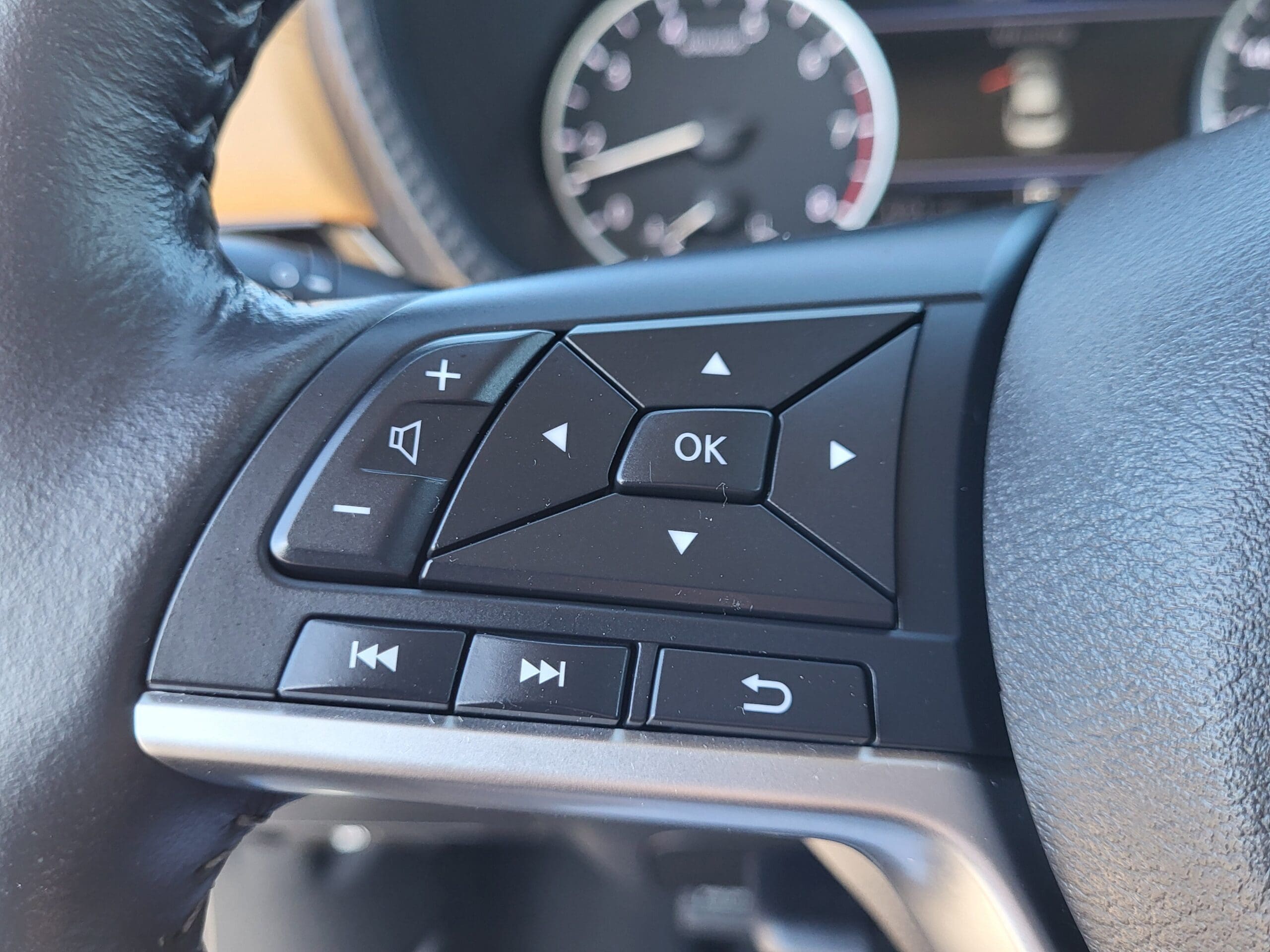 2025 Nissan Sentra - Image 19