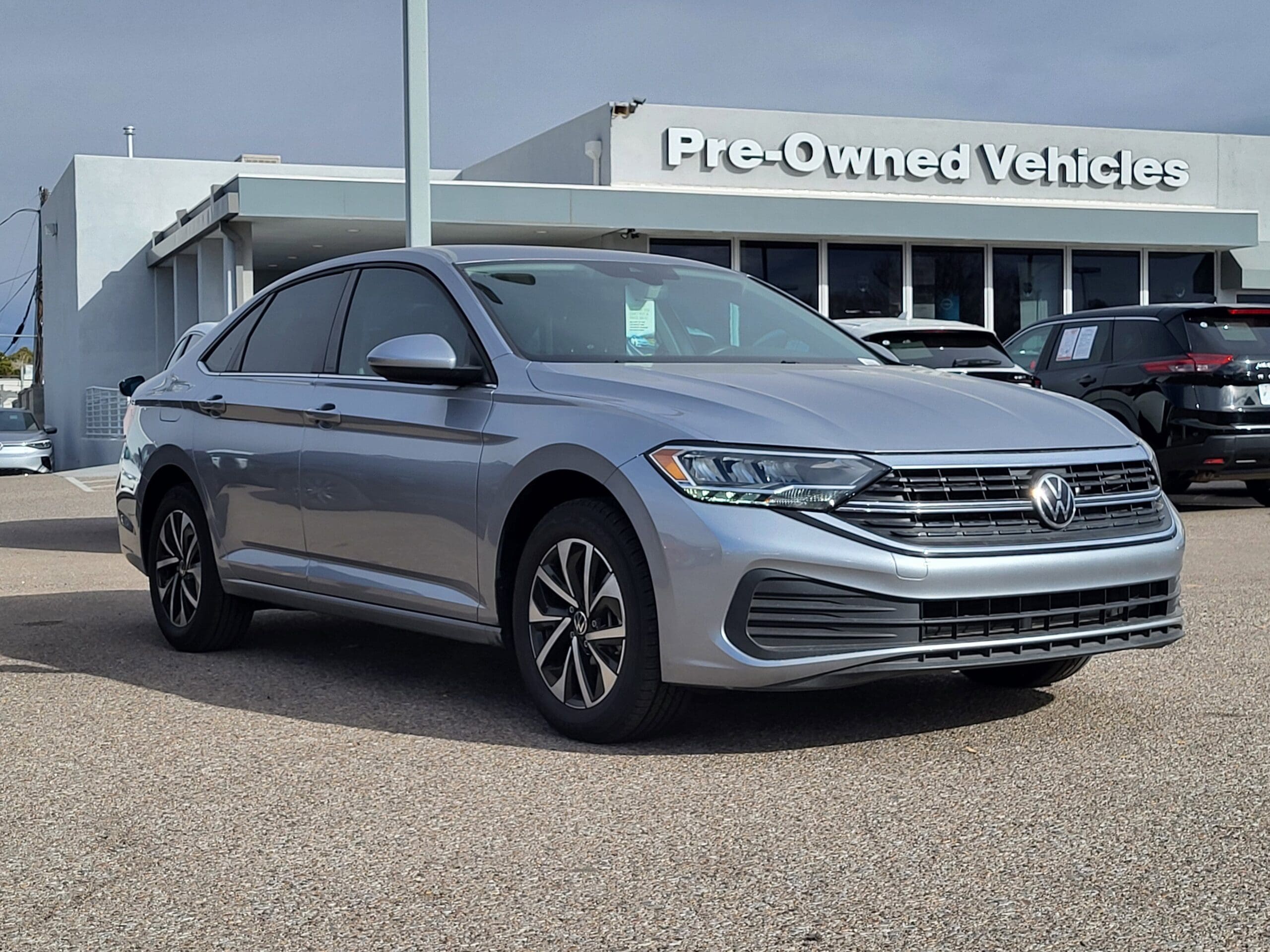 2022 Volkswagen Jetta - Image 2