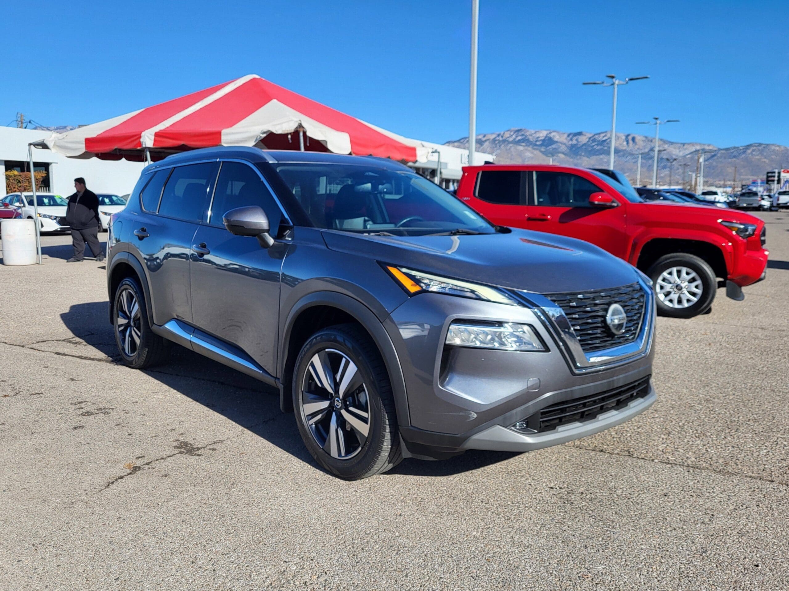 2021 Nissan Rogue - Image 4