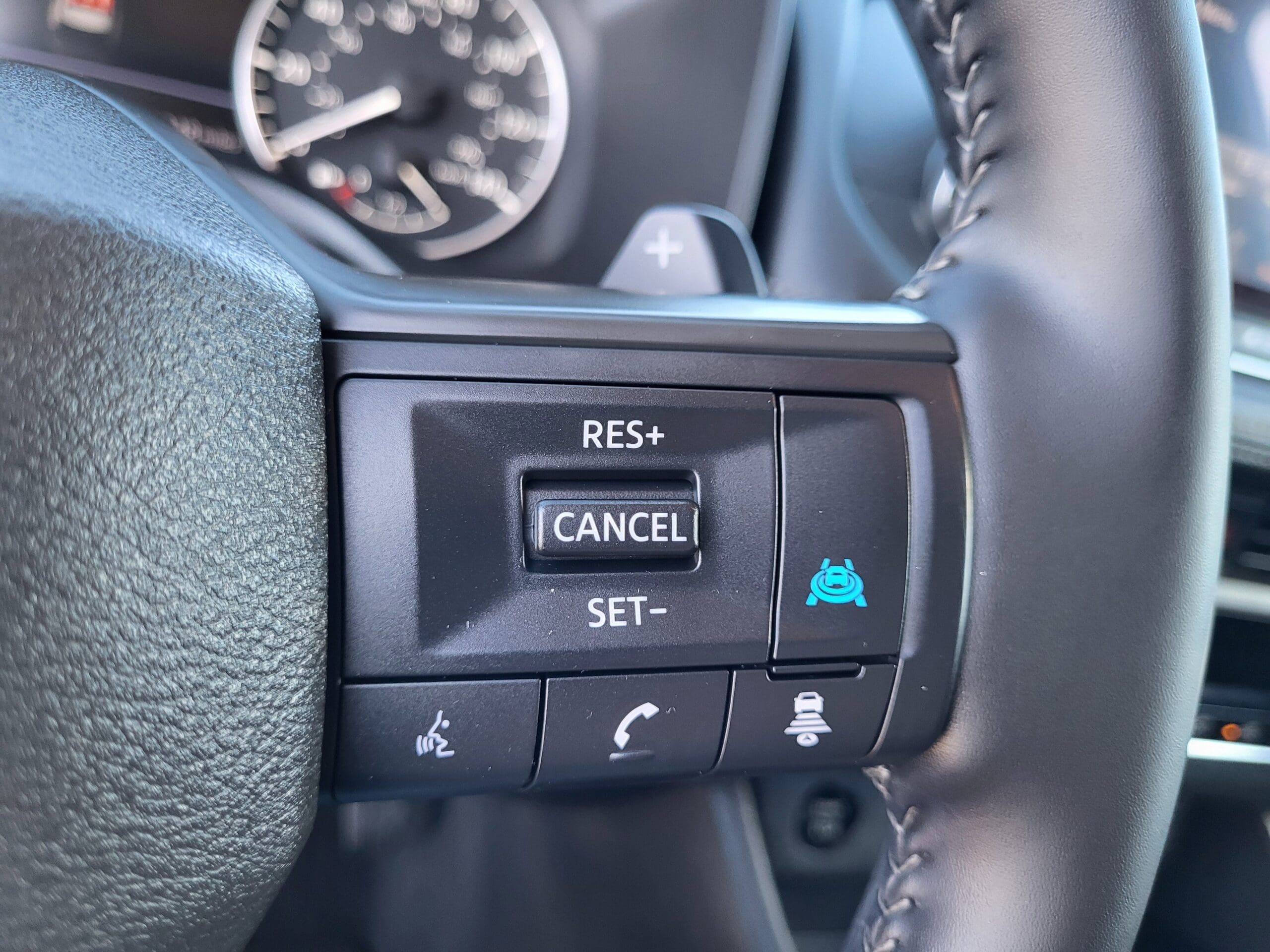 2025 Nissan Rogue - Image 20