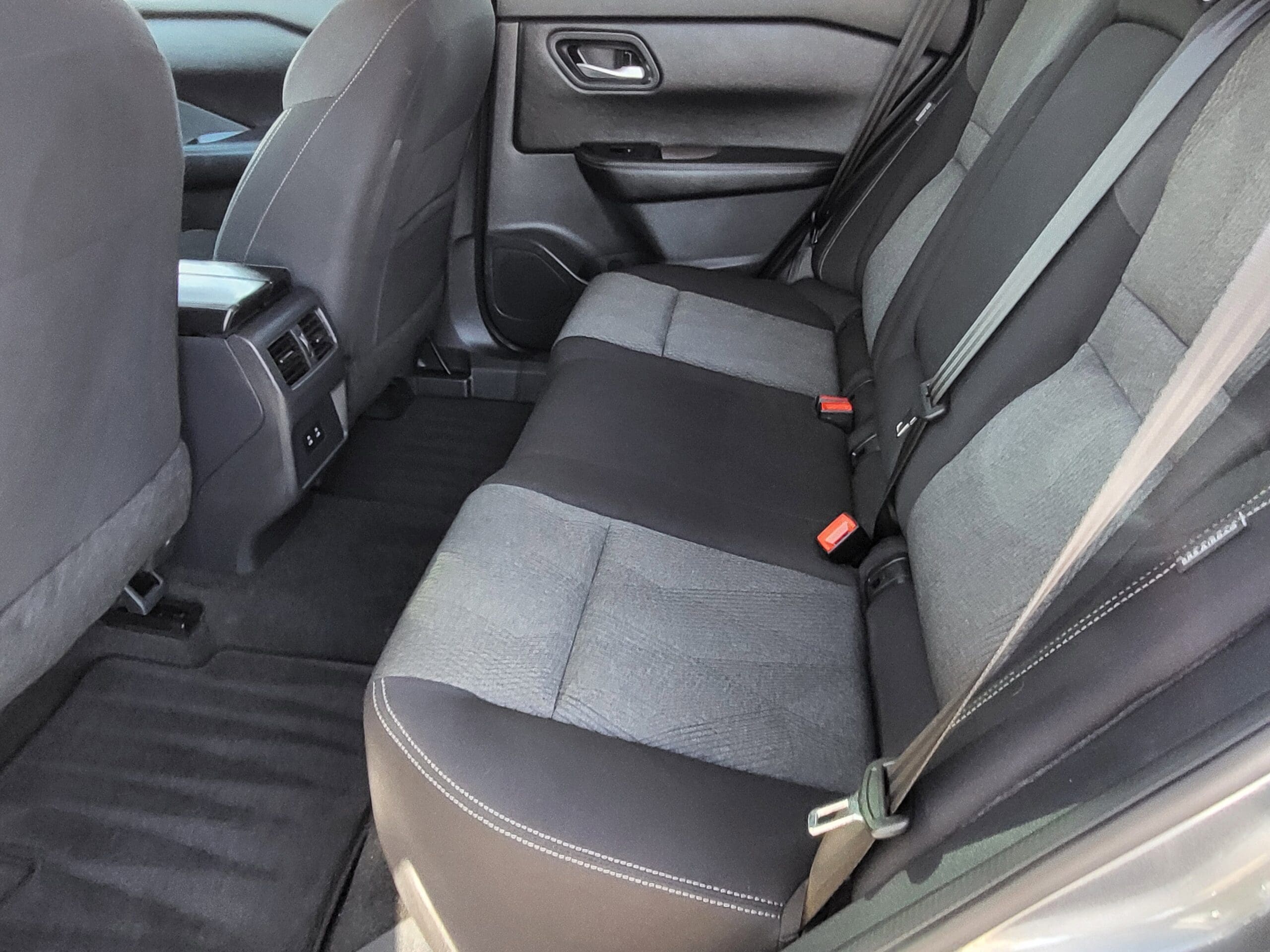 2025 Nissan Rogue - Image 9